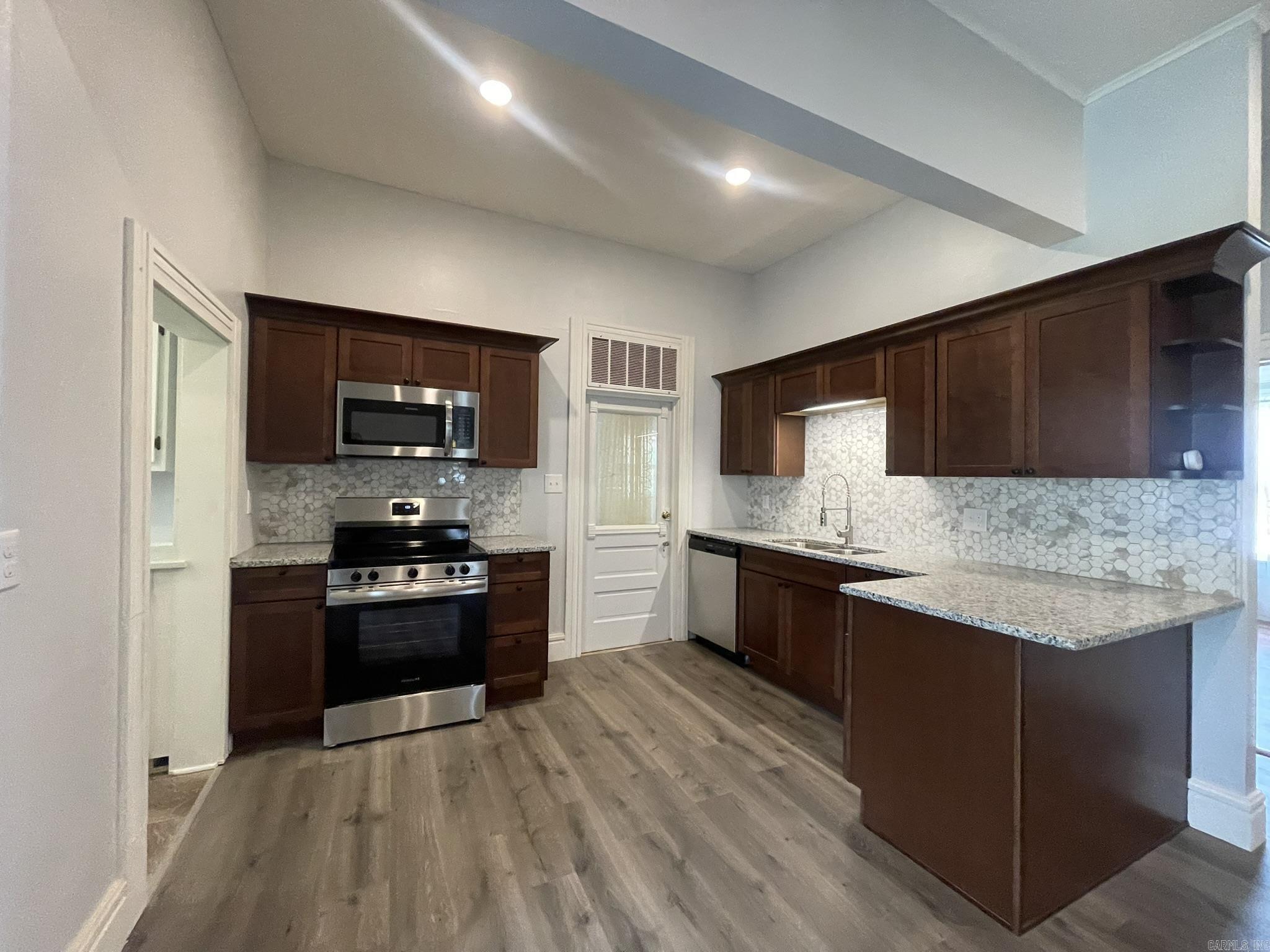 SPRING LAKE SUB - Residential