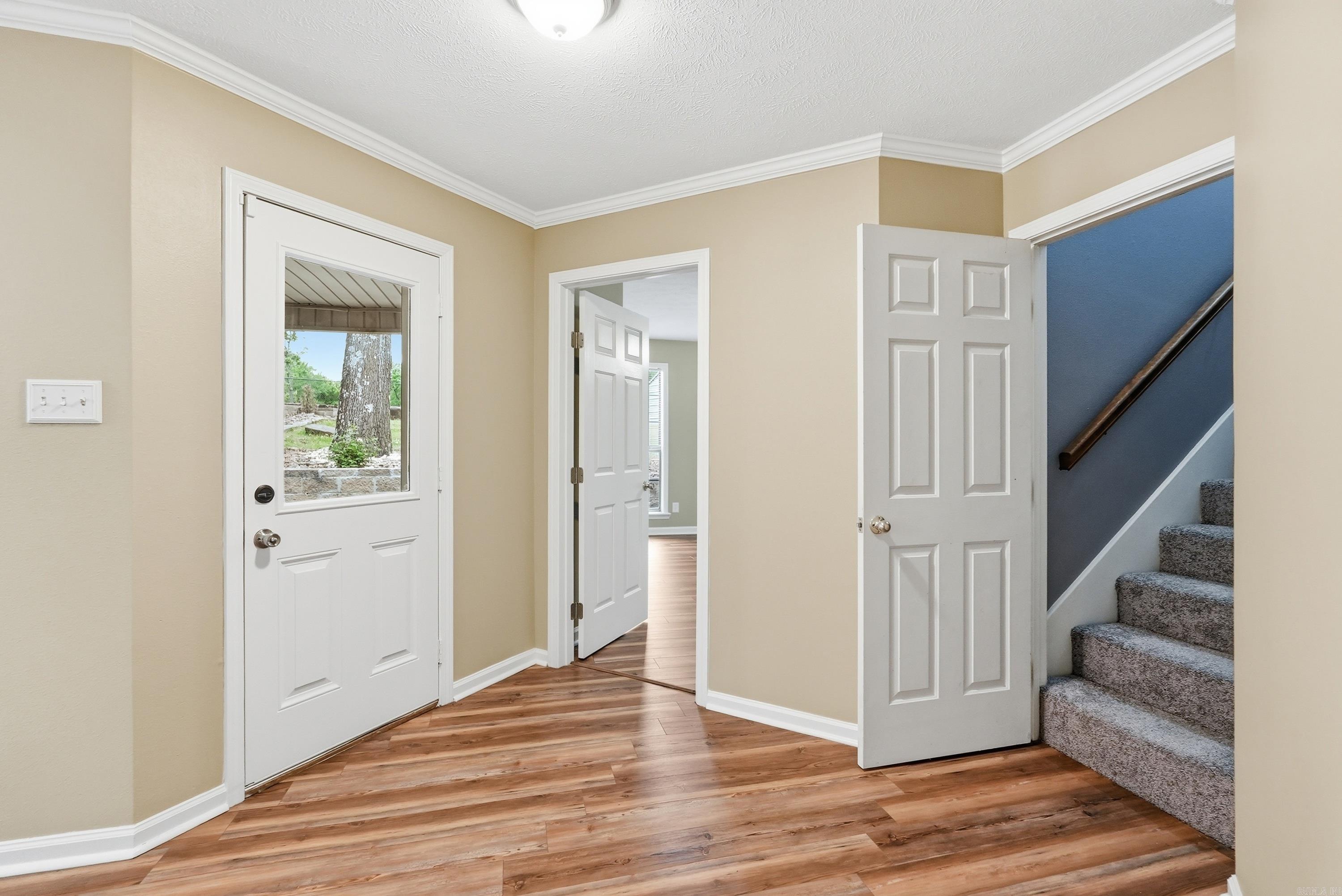 COUNTRY ESTATES - Residential