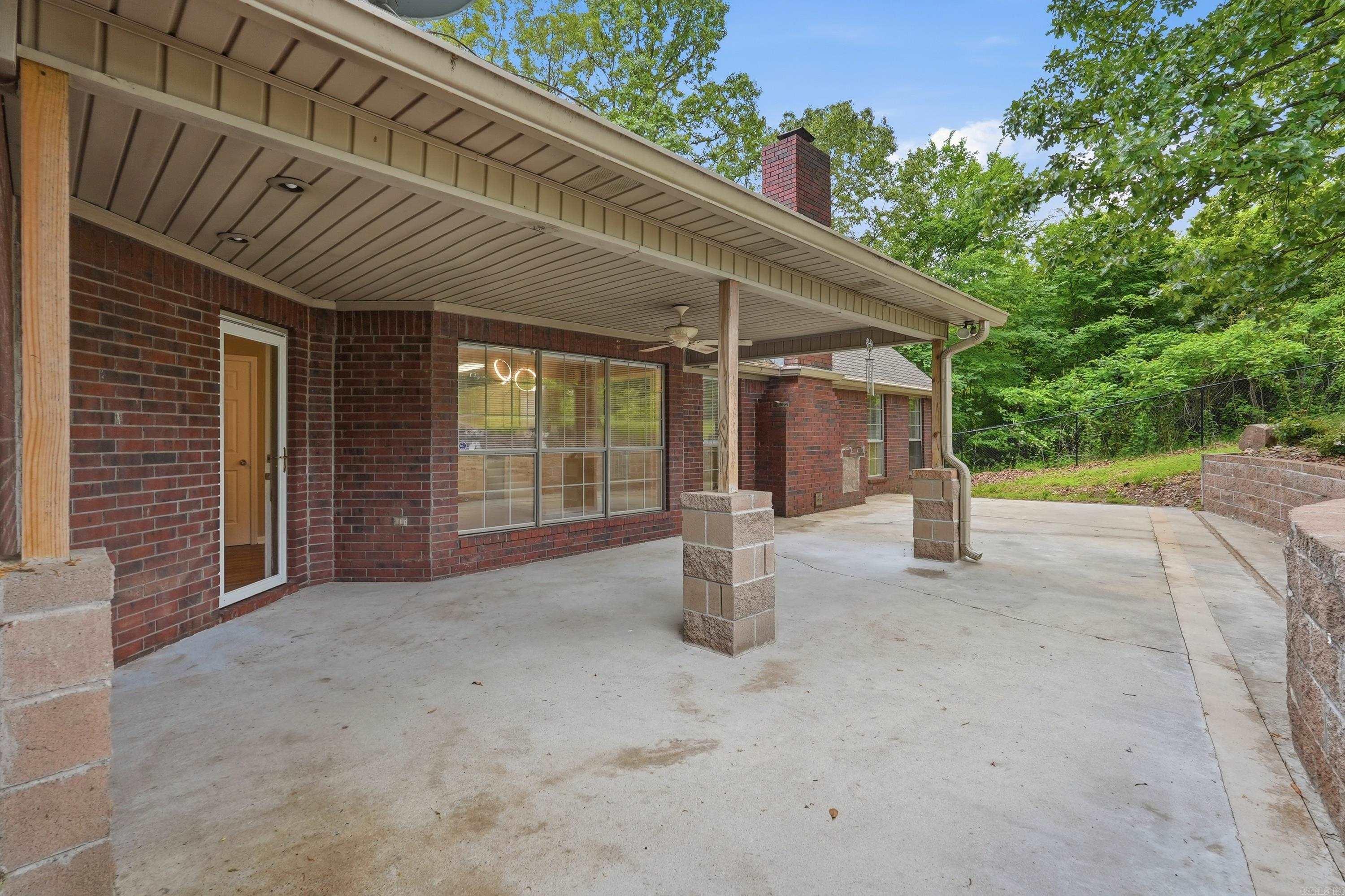 COUNTRY ESTATES - Residential