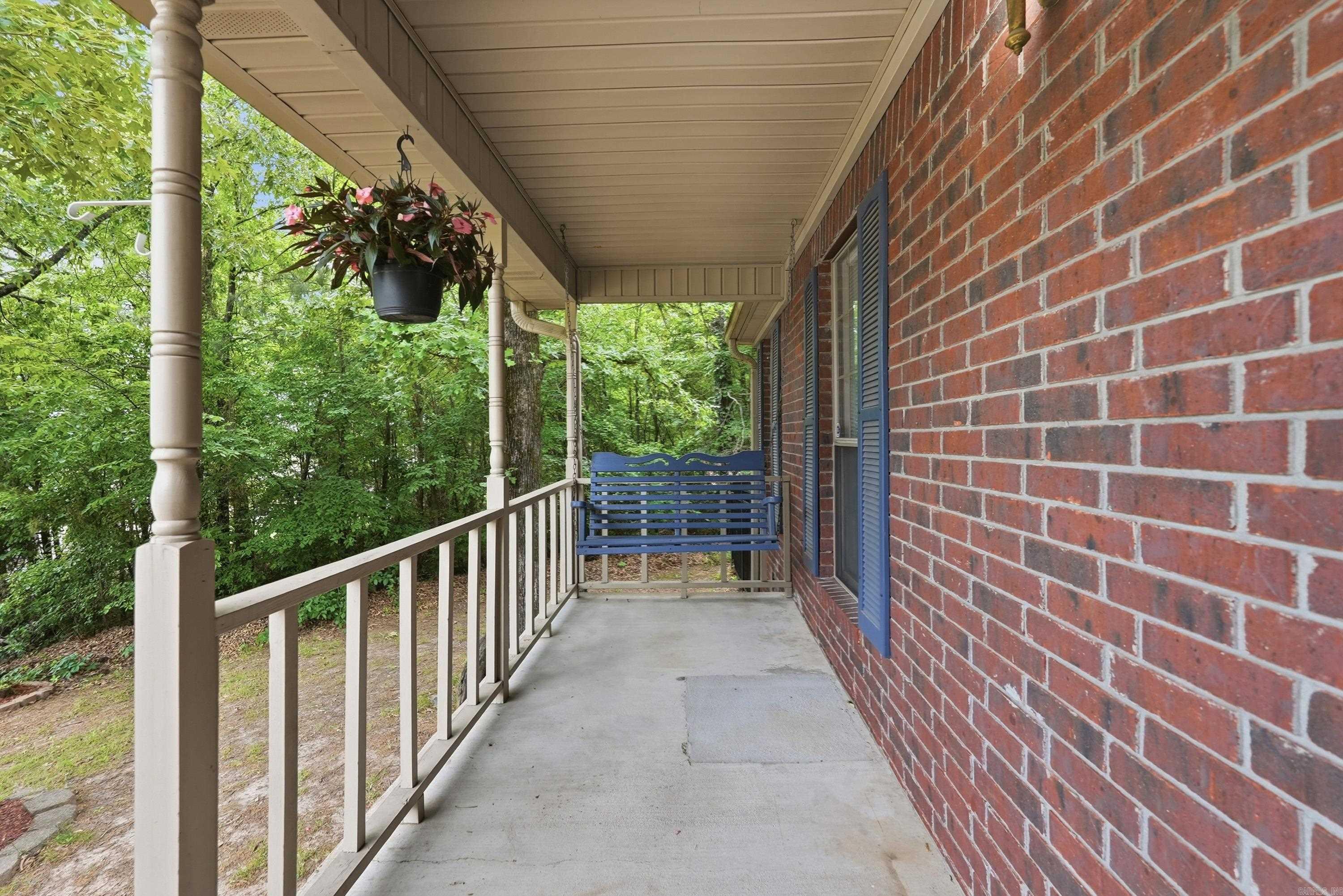 COUNTRY ESTATES - Residential