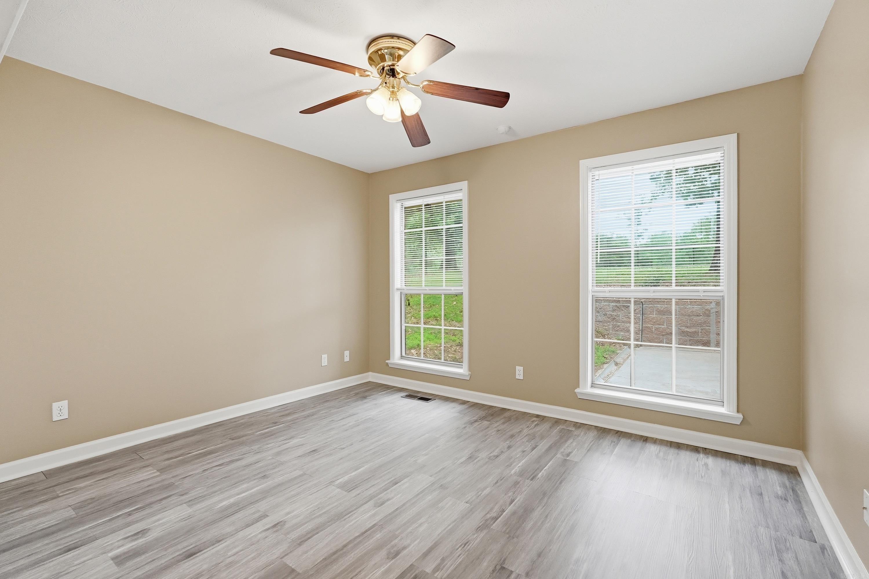 COUNTRY ESTATES - Residential