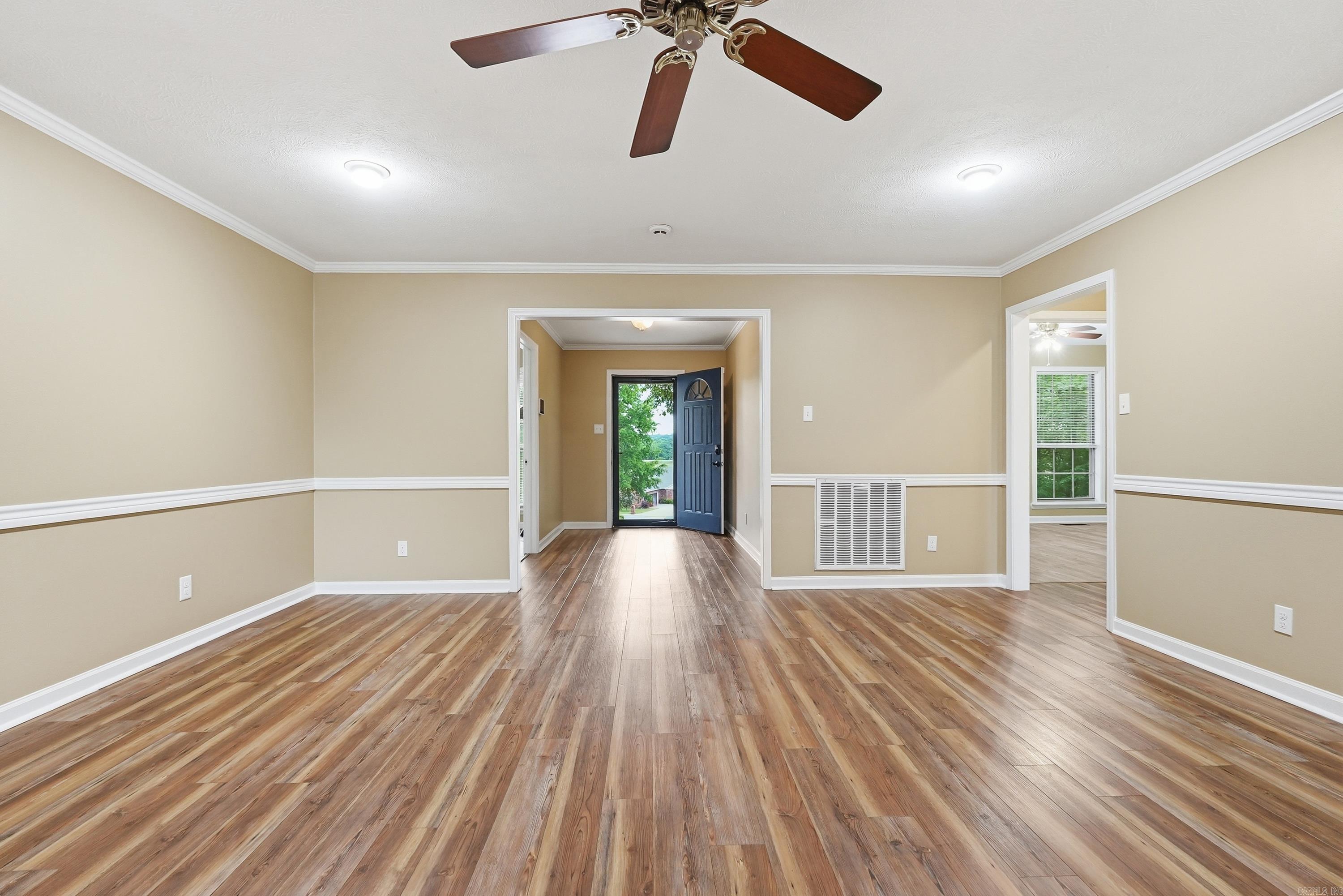 COUNTRY ESTATES - Residential