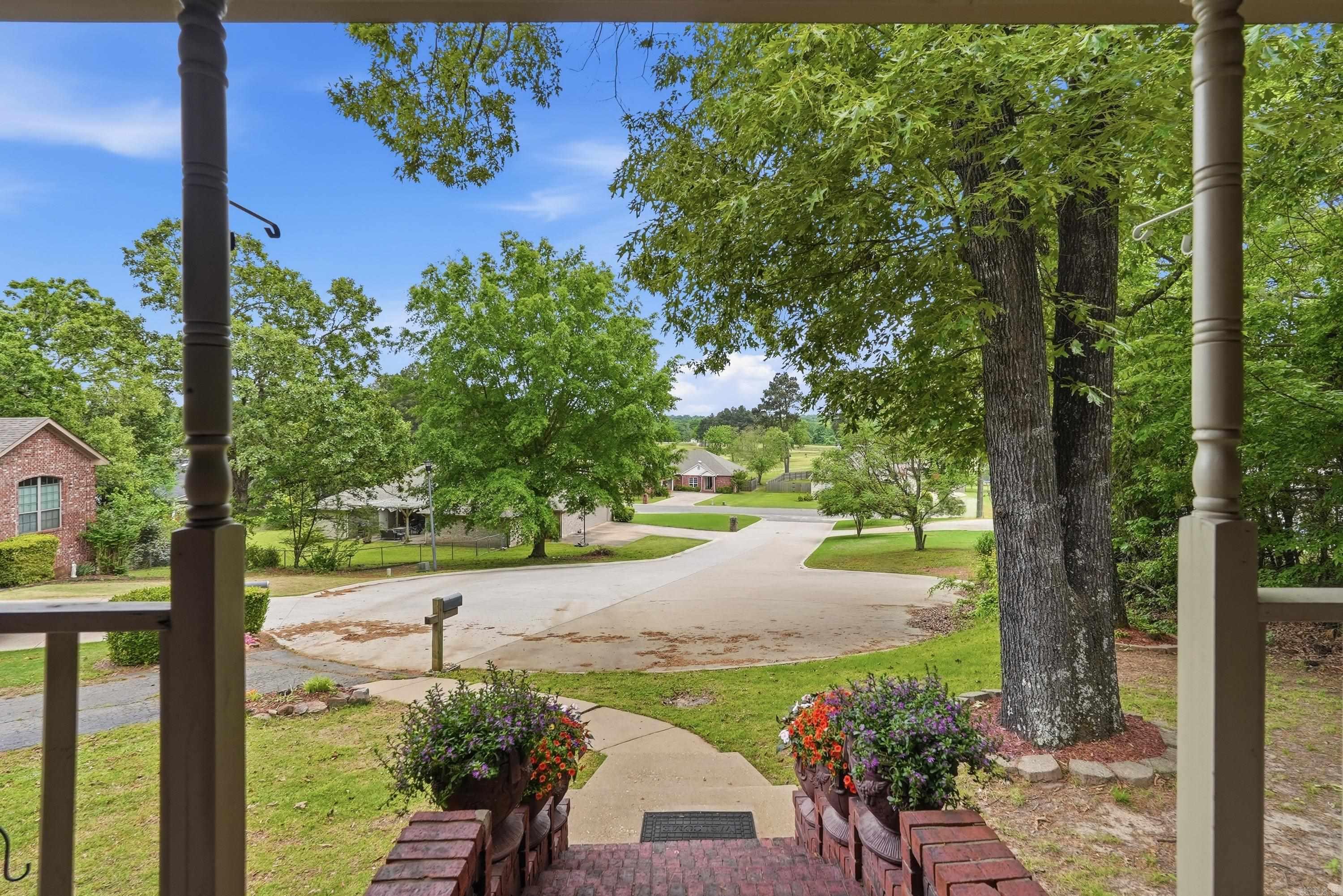 COUNTRY ESTATES - Residential