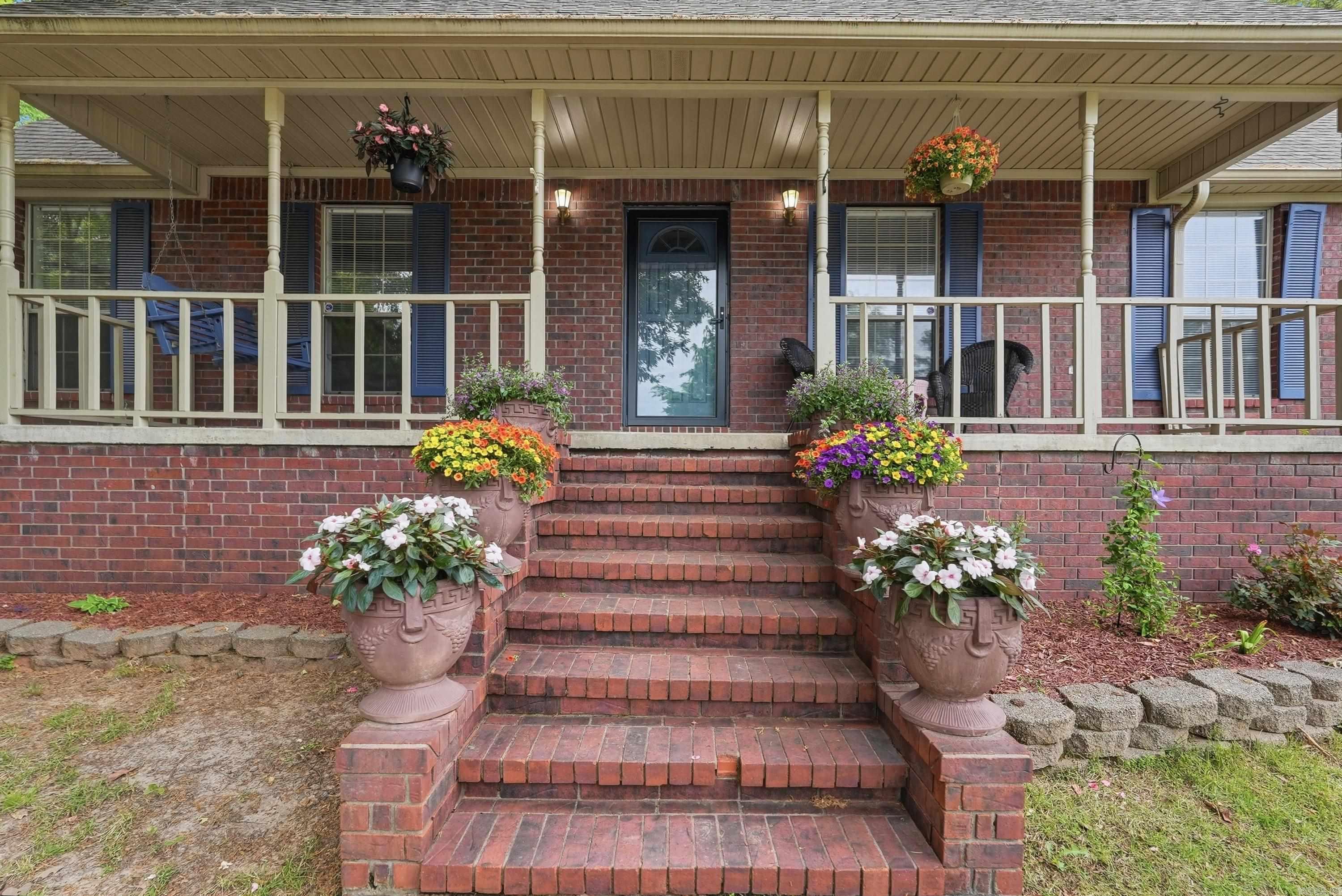 COUNTRY ESTATES - Residential