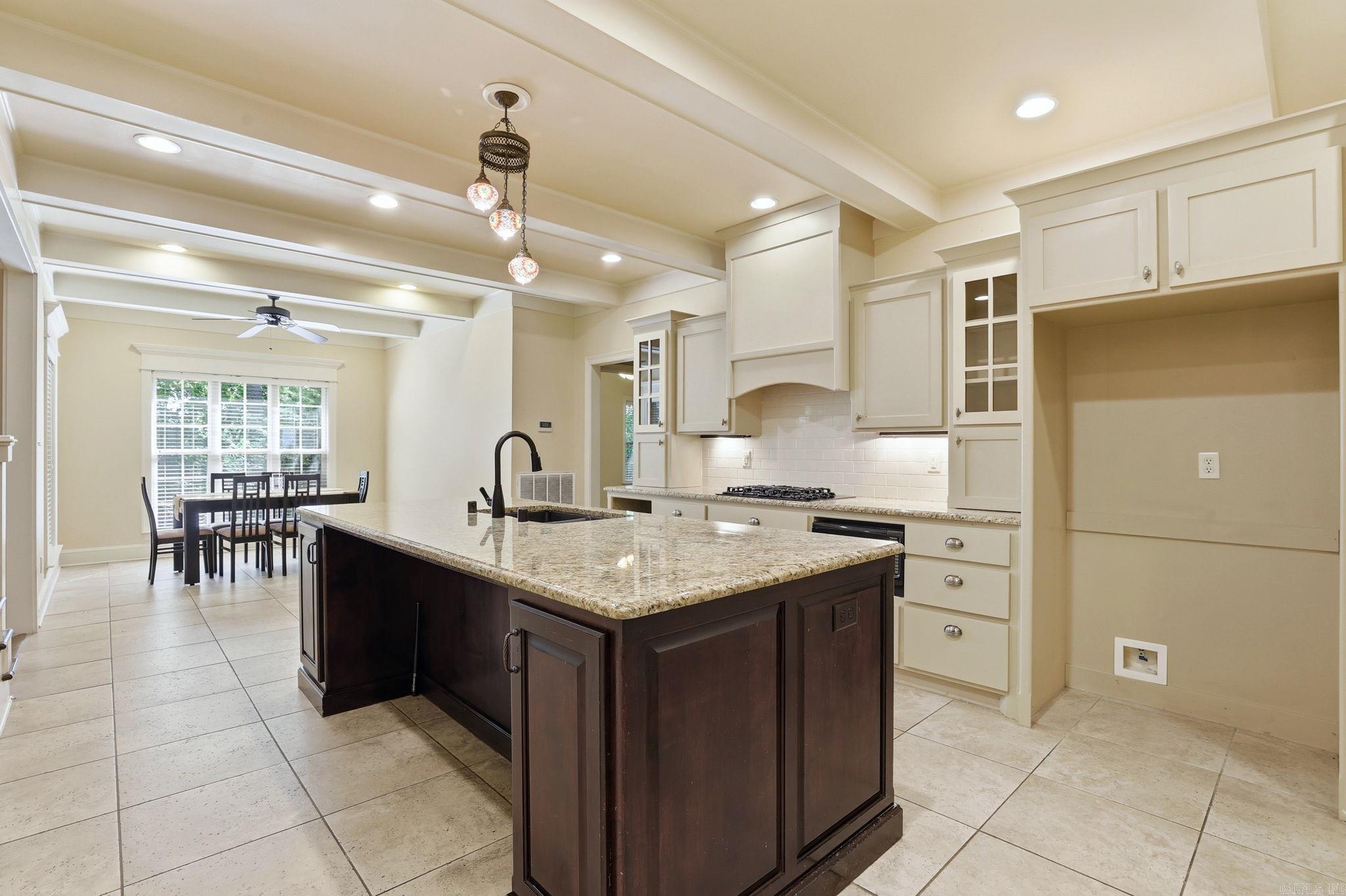 WOODLANDS EDGE - Residential