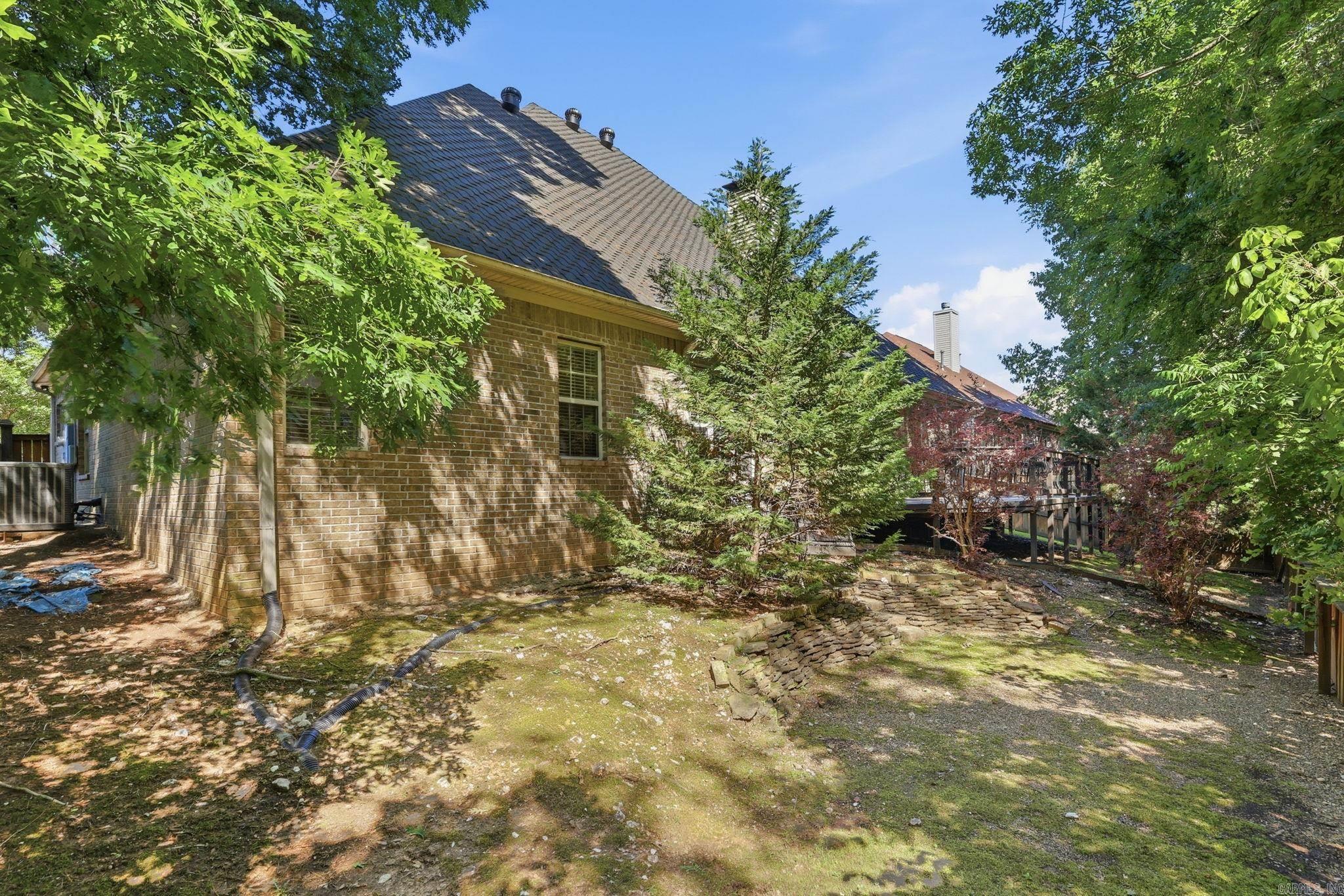 WOODLANDS EDGE - Residential