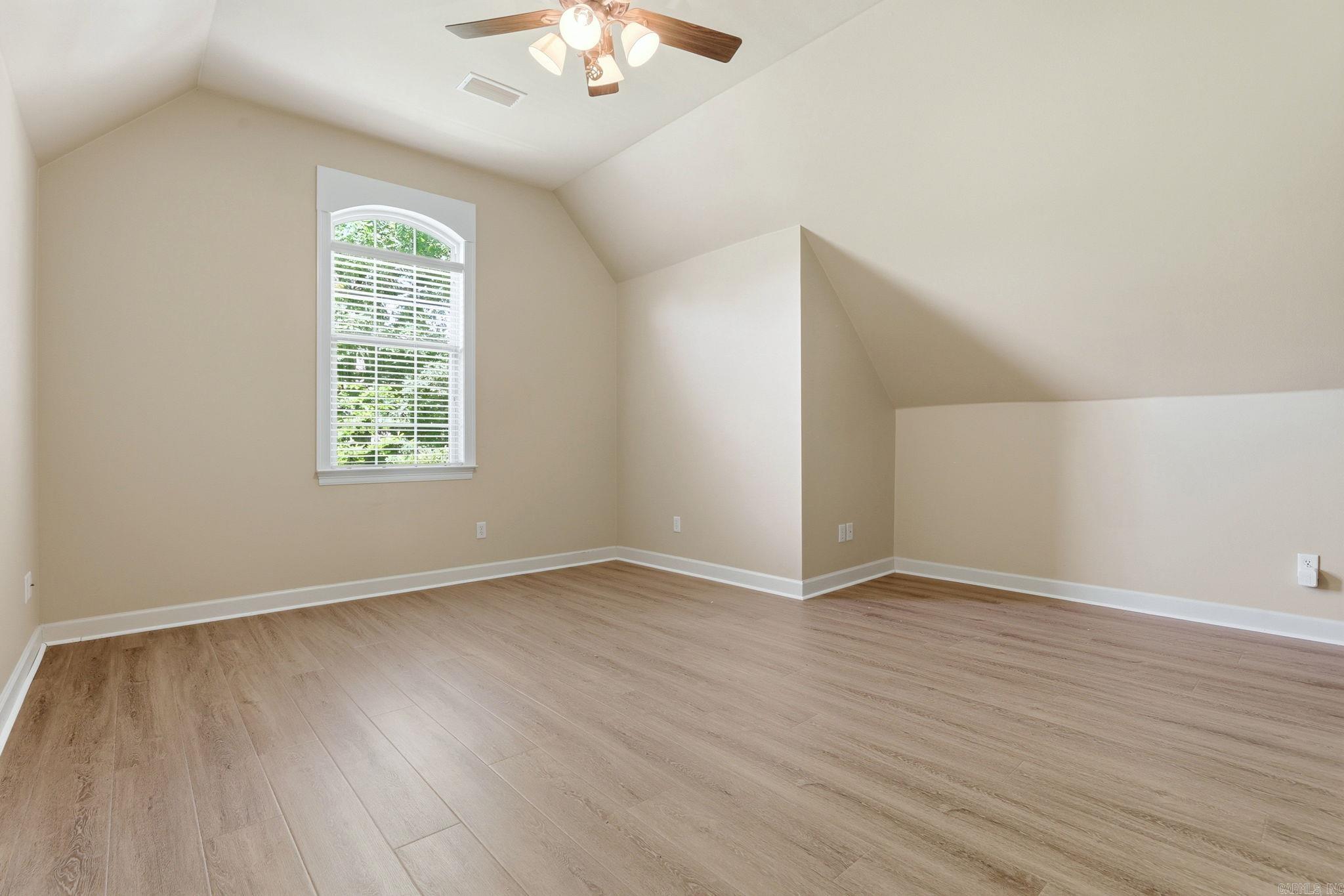 WOODLANDS EDGE - Residential