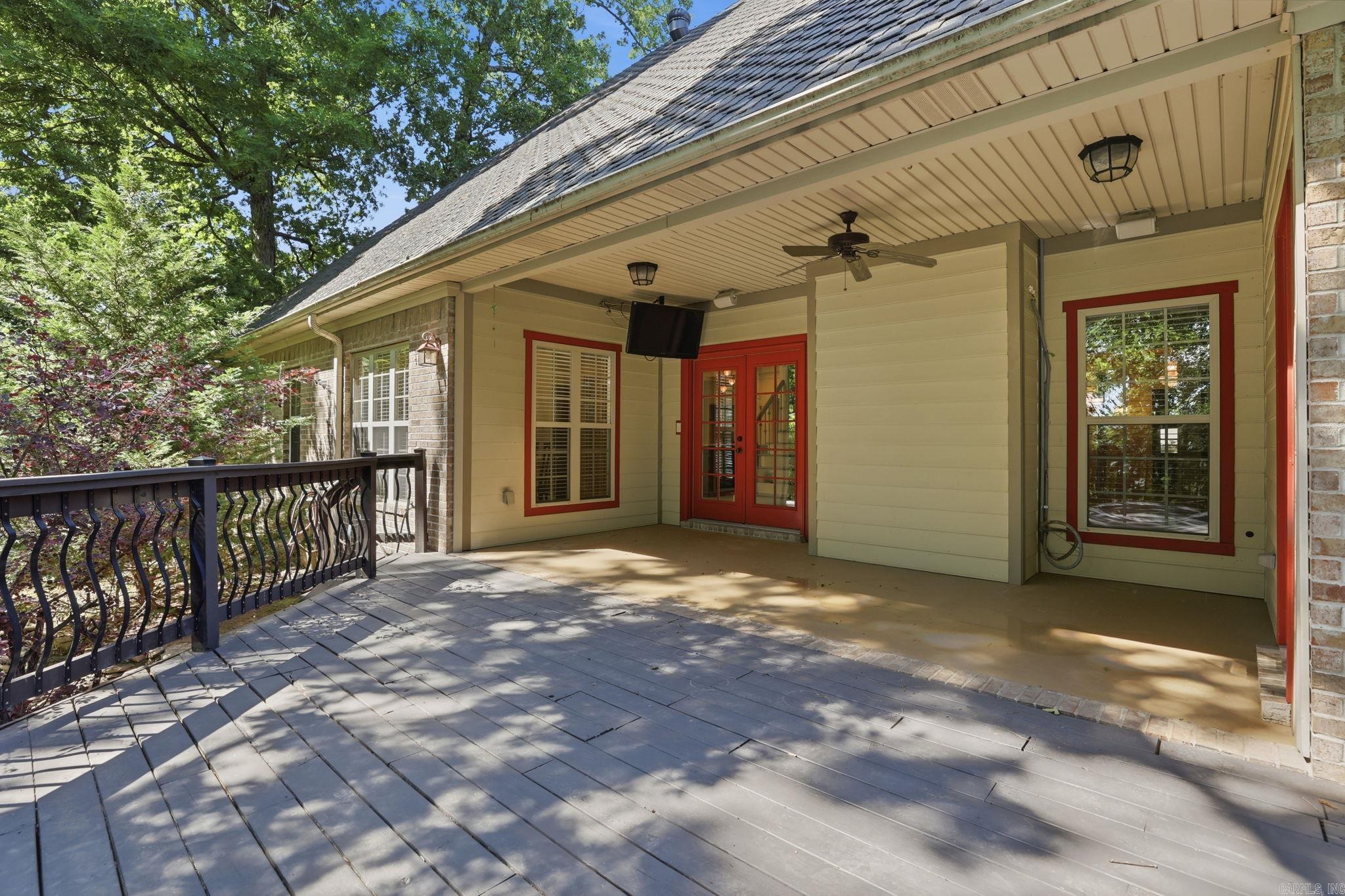 WOODLANDS EDGE - Residential