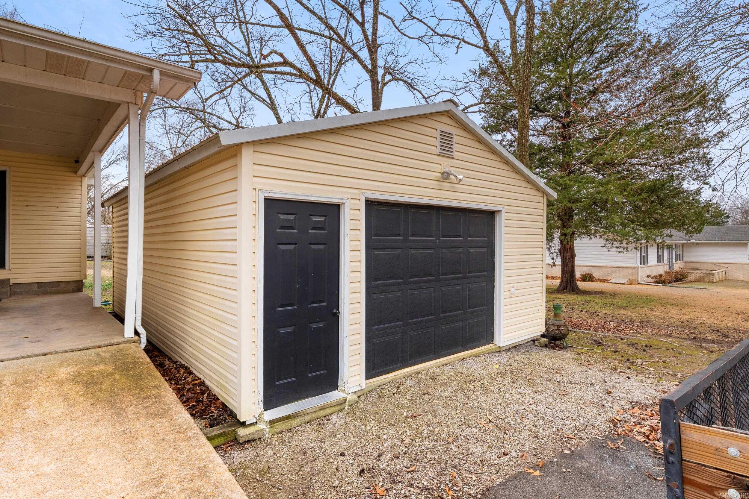 BREEZE HILLS - Residential