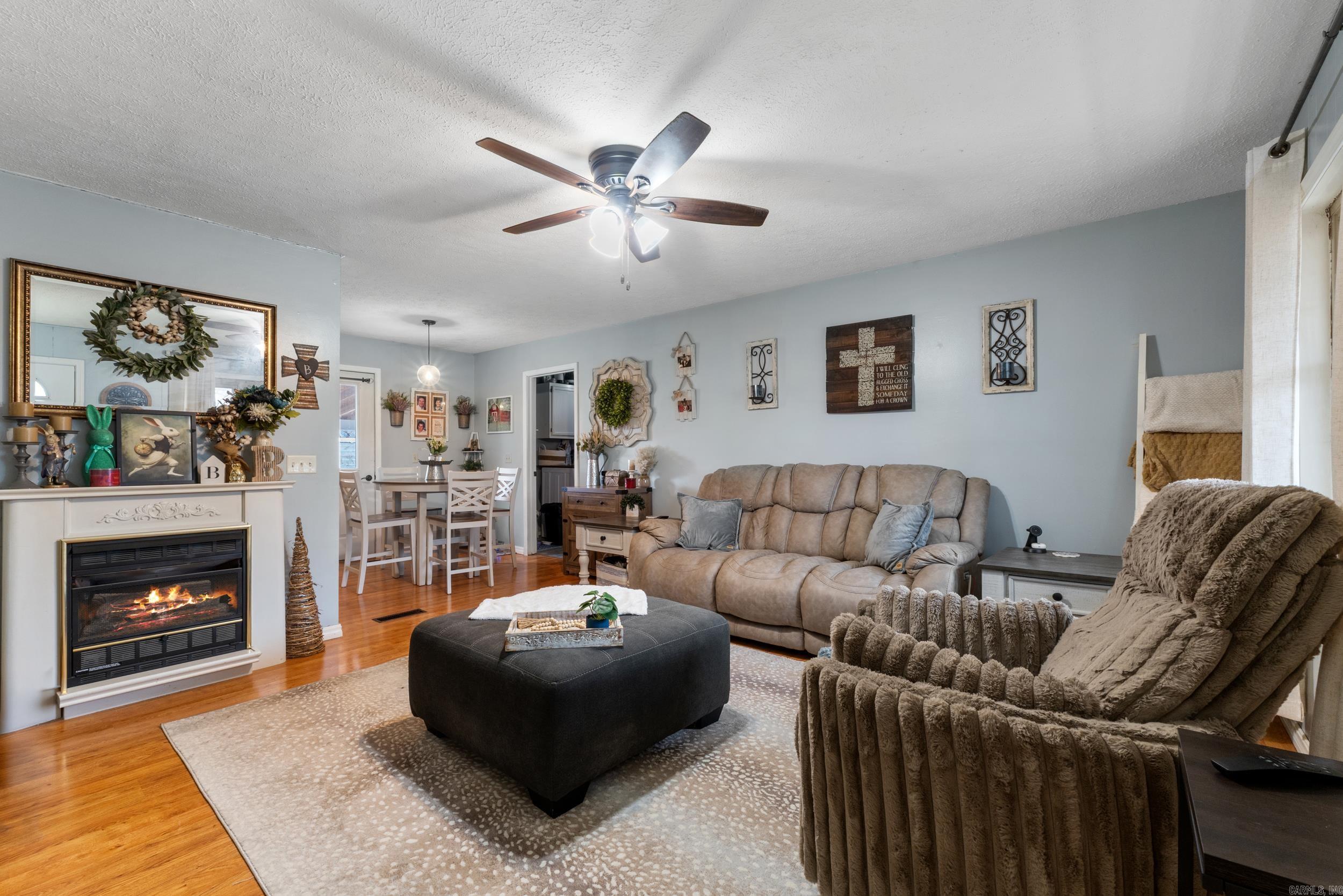 BREEZE HILLS - Residential