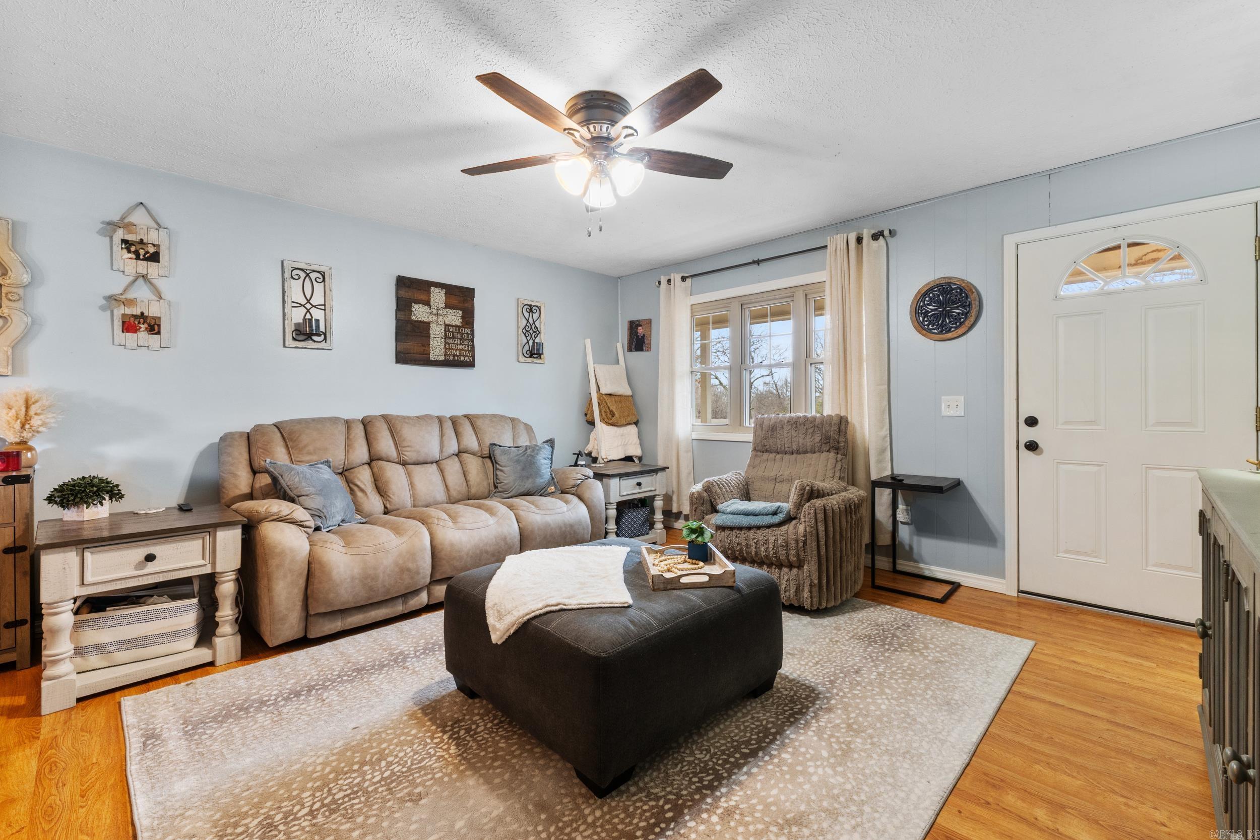 BREEZE HILLS - Residential