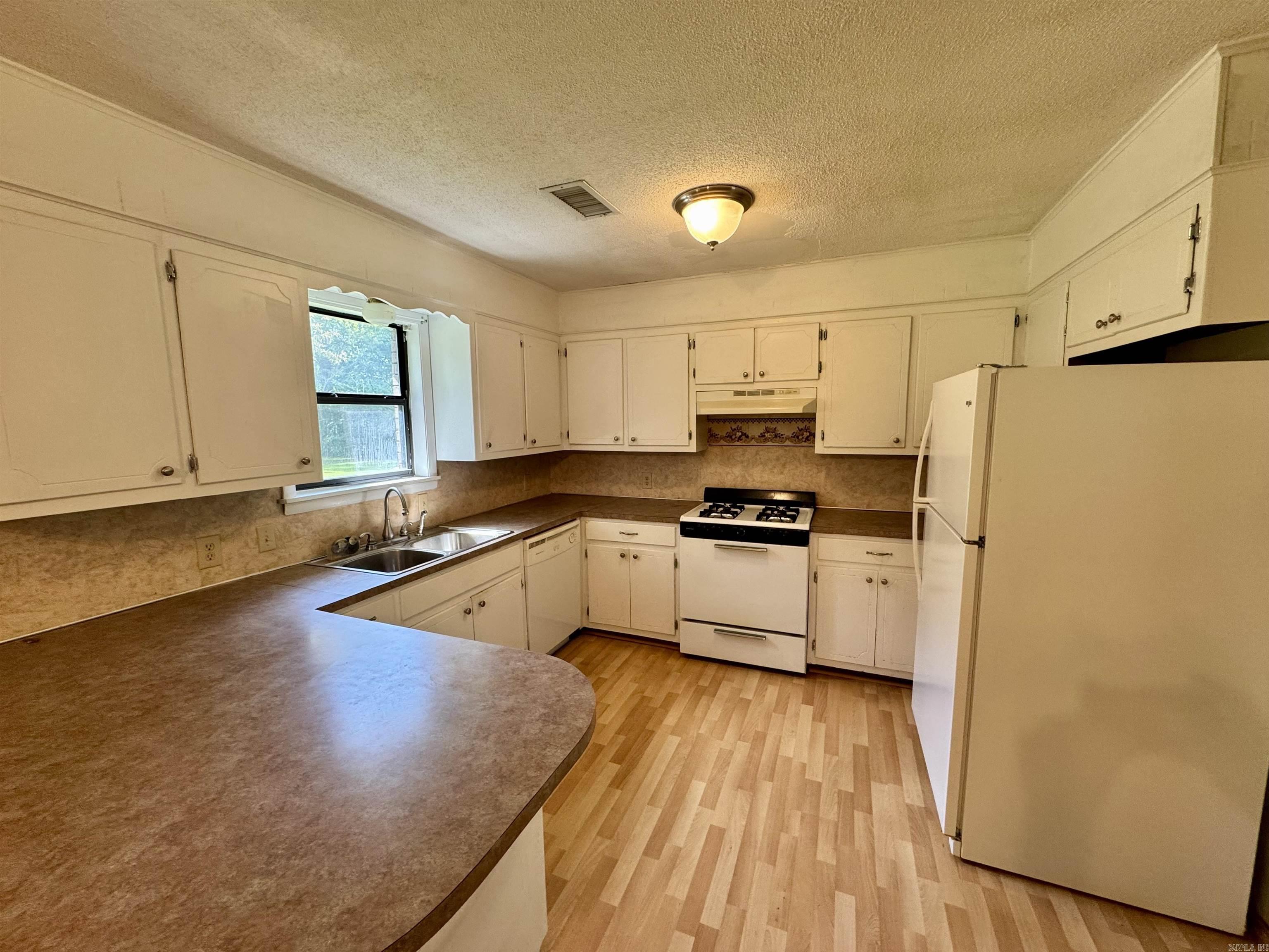 VALLEY VIEW - Residential