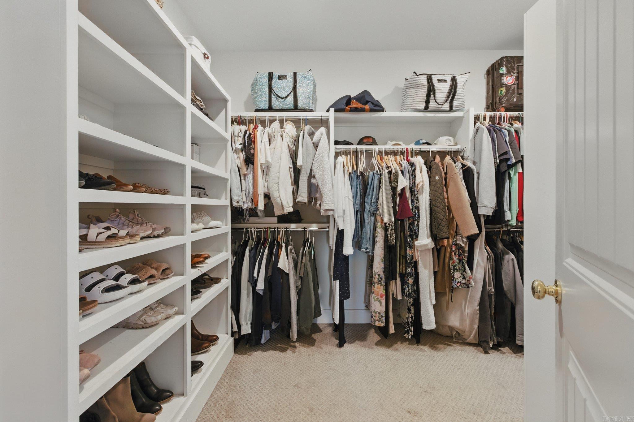 THE WOODS OF HURRICANE LAKE ESTA - Residential