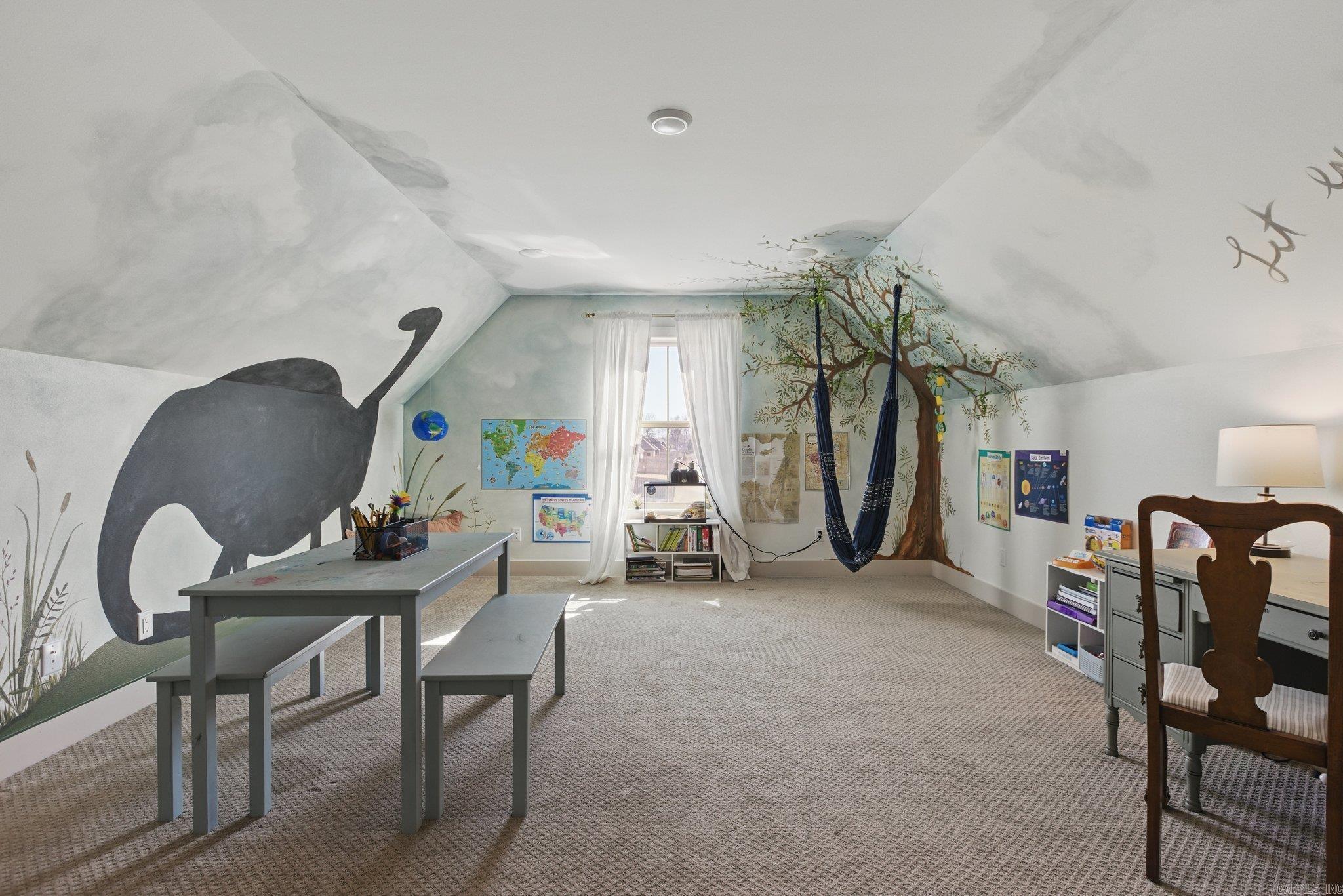 THE WOODS OF HURRICANE LAKE ESTA - Residential