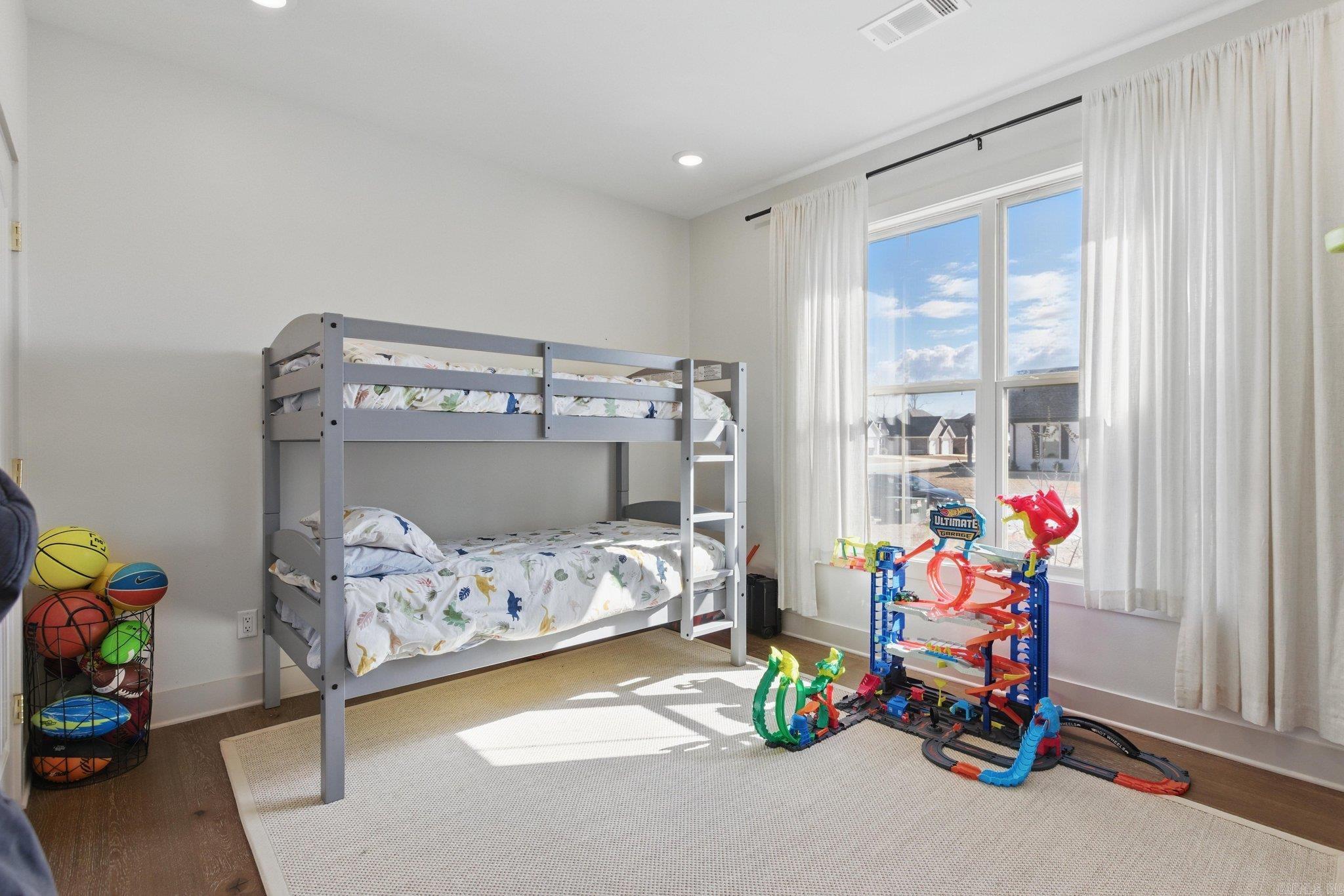 THE WOODS OF HURRICANE LAKE ESTA - Residential