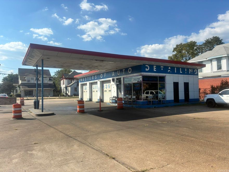 Great building in good location with many opportunities for business. 3 Car garage bays with garage doors. 2 bathrooms and a small retail area. The building also has an 800 square foot canopy According to available traffic data; the average daily traffic count is estimated to range from 13,000 to 18,000 vehicles. 2024 Roof recoated. Family owned since 1972. Car wash/detail business currently leasing building.  Give me a call to see this one today. 8709410353