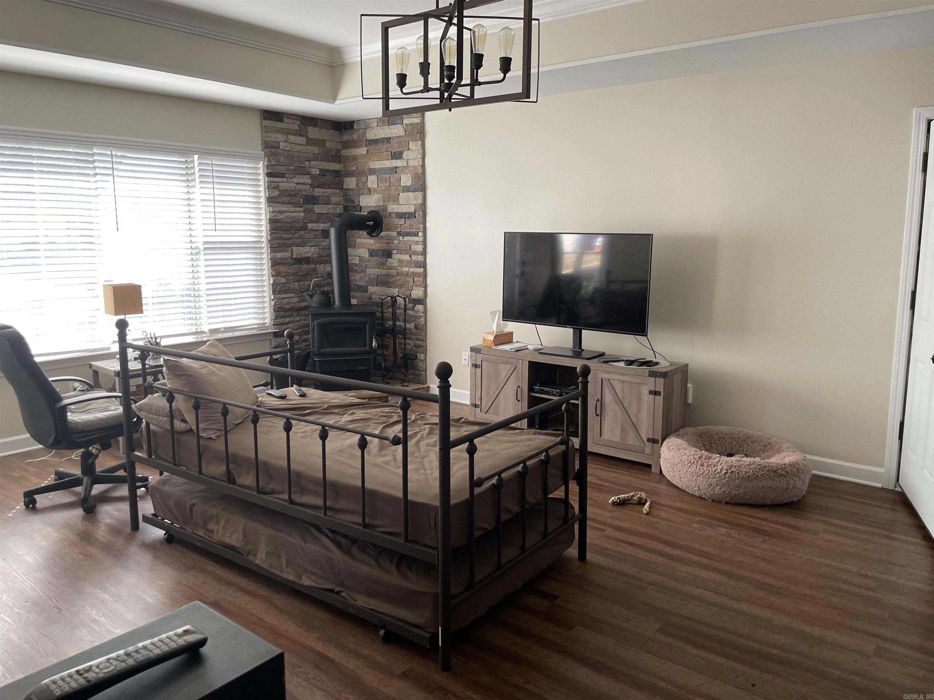 CRYSTAL VALLEY MANOR - Residential