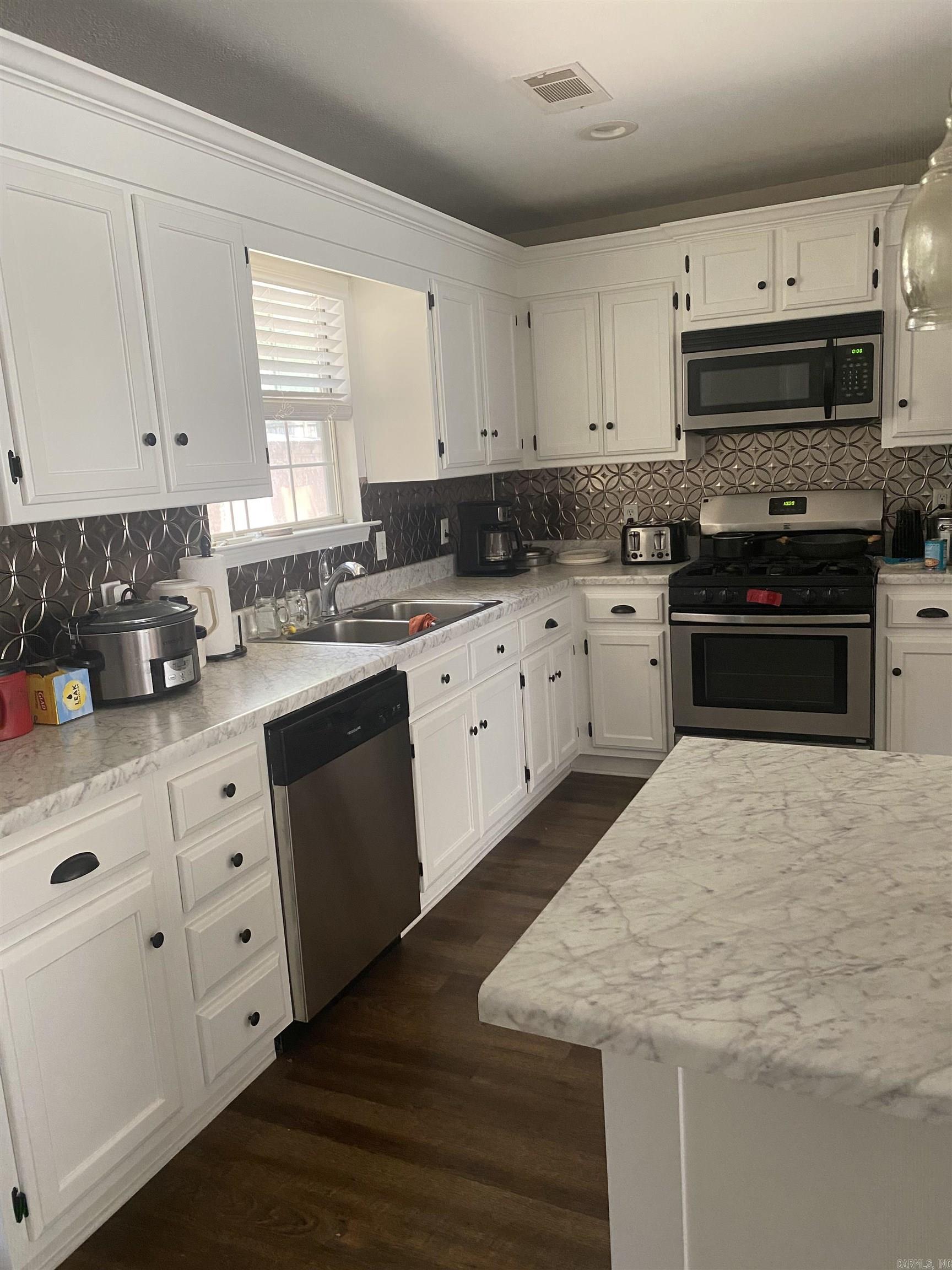 CRYSTAL VALLEY MANOR - Residential