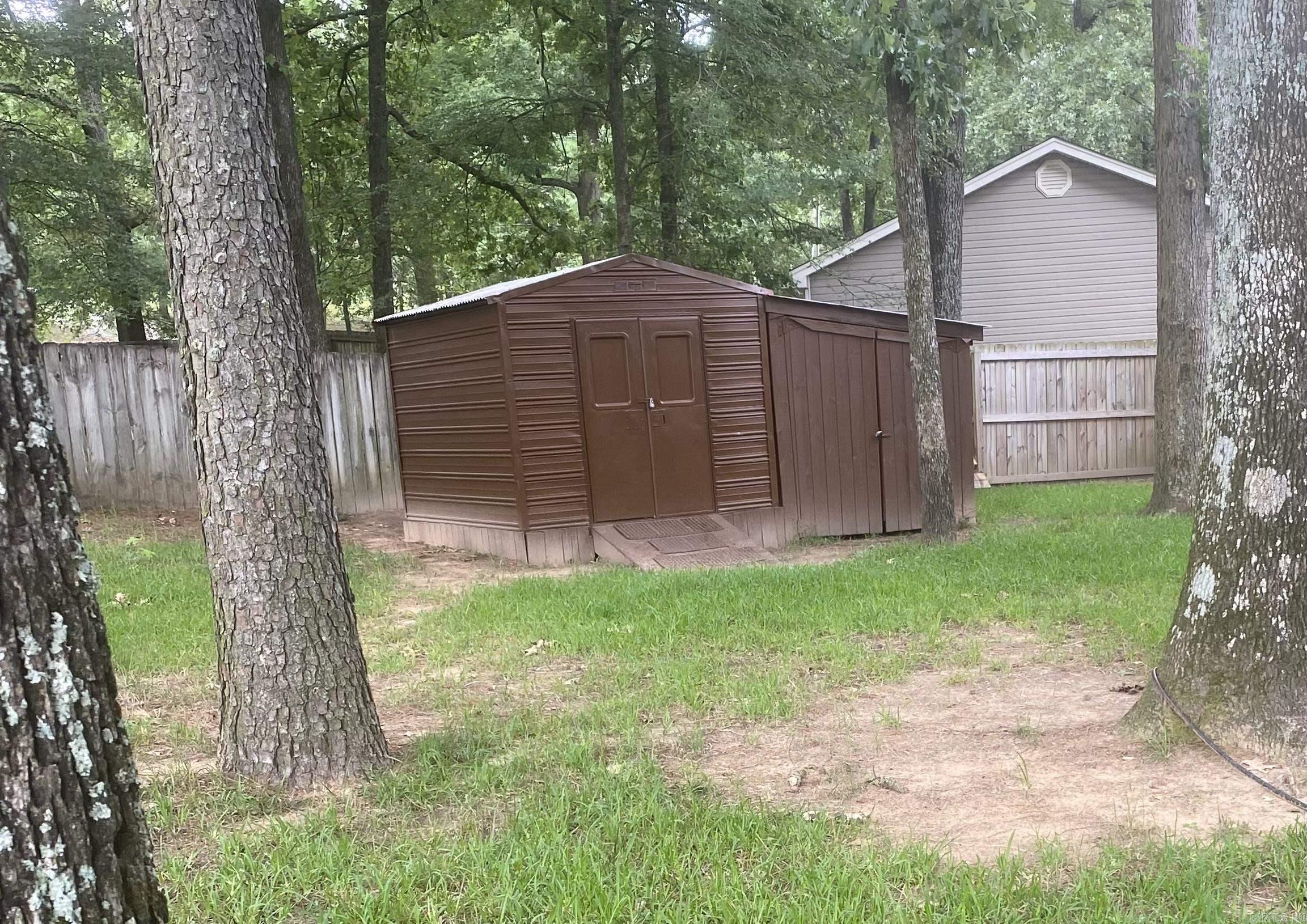 CRYSTAL VALLEY MANOR - Residential