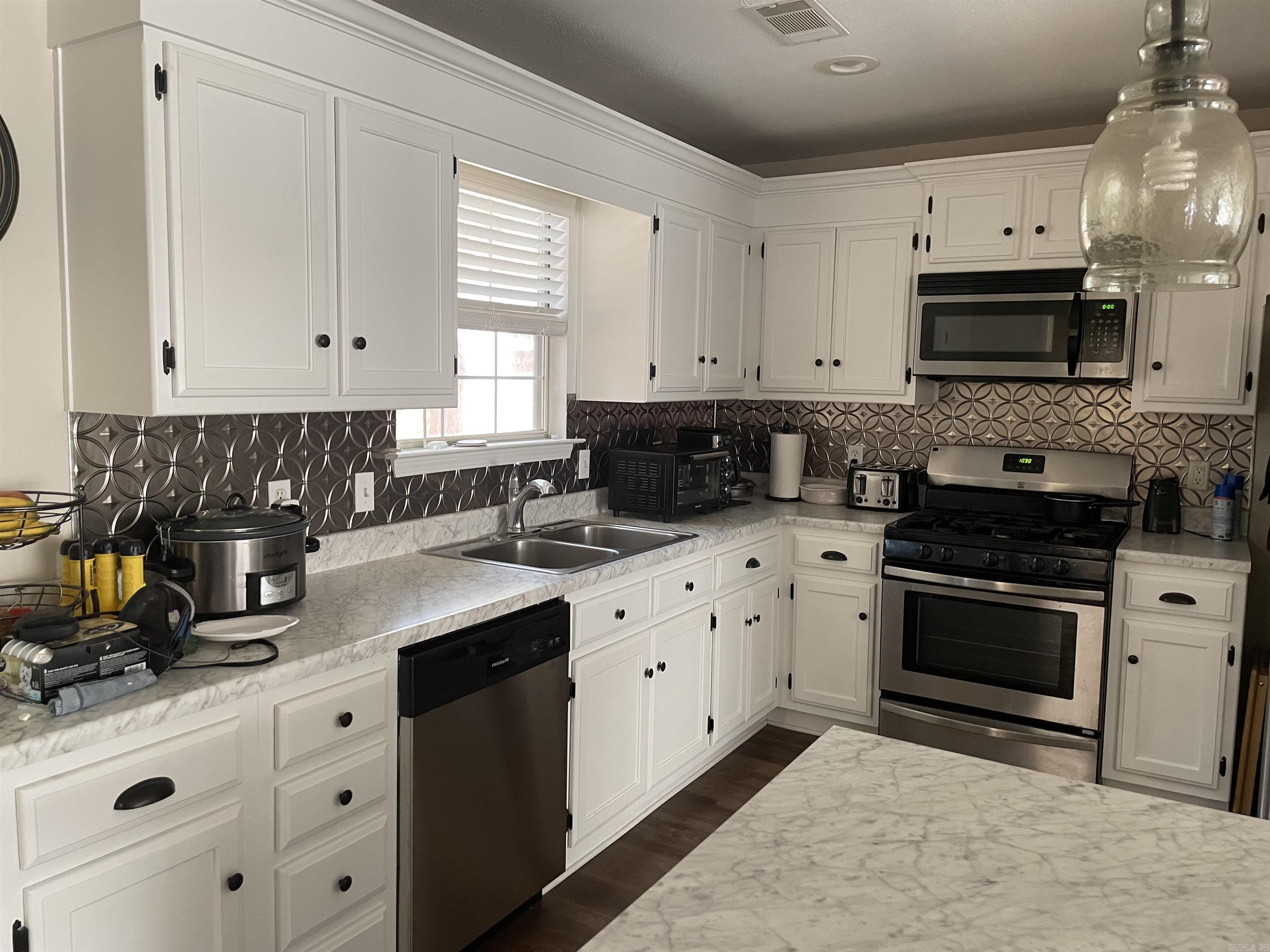 CRYSTAL VALLEY MANOR - Residential