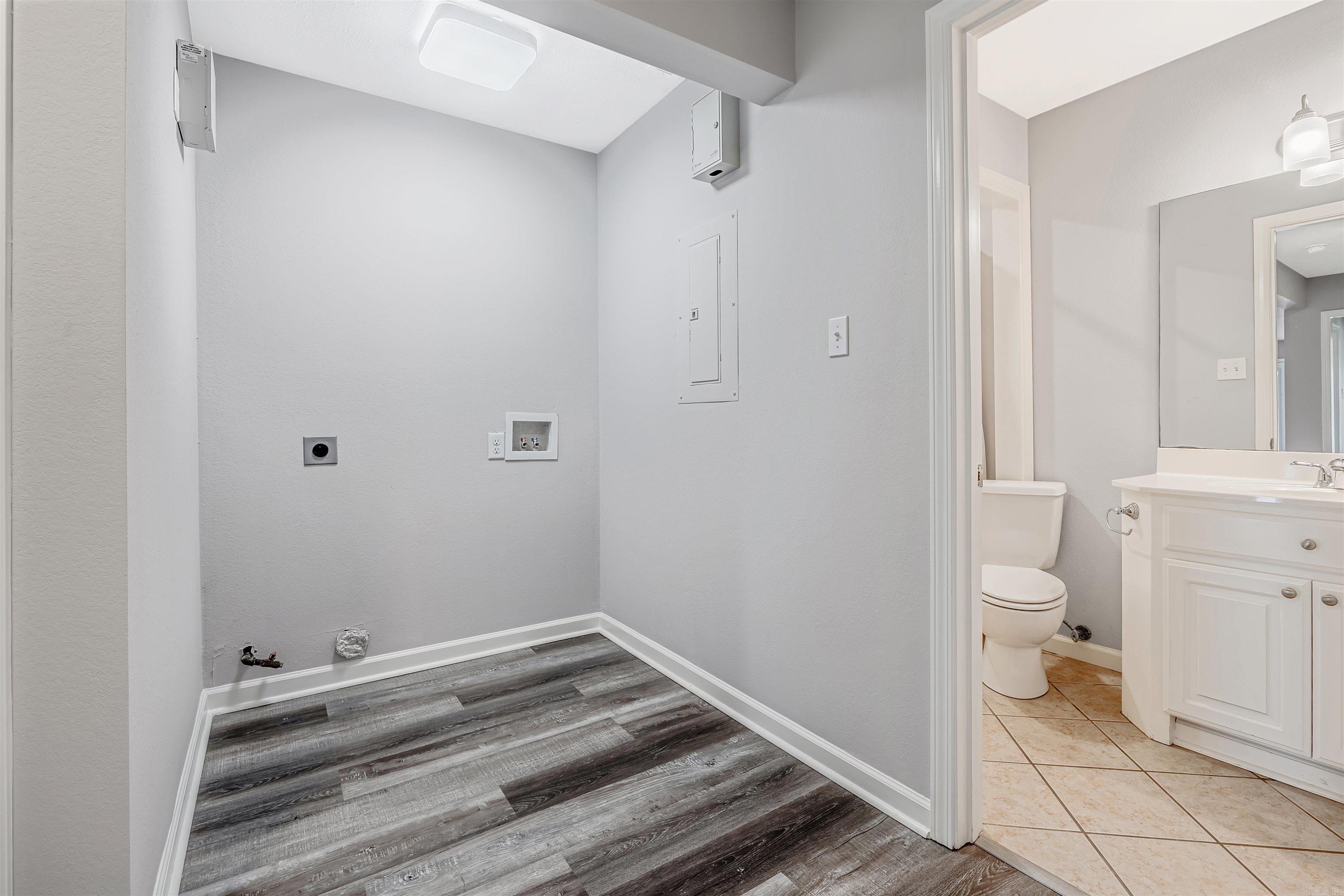 CEDAR LAKE ESTATES - Residential