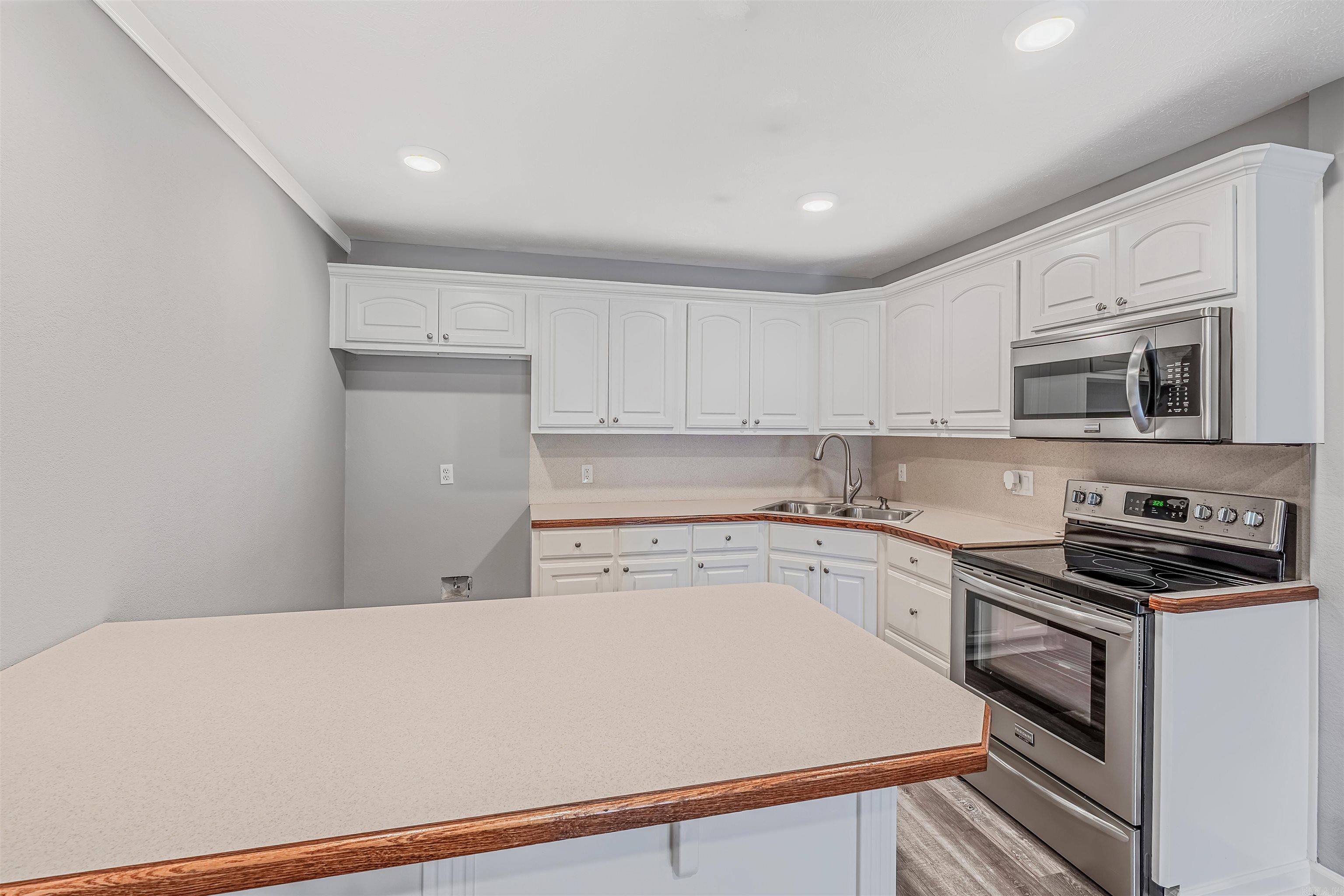 CEDAR LAKE ESTATES - Residential