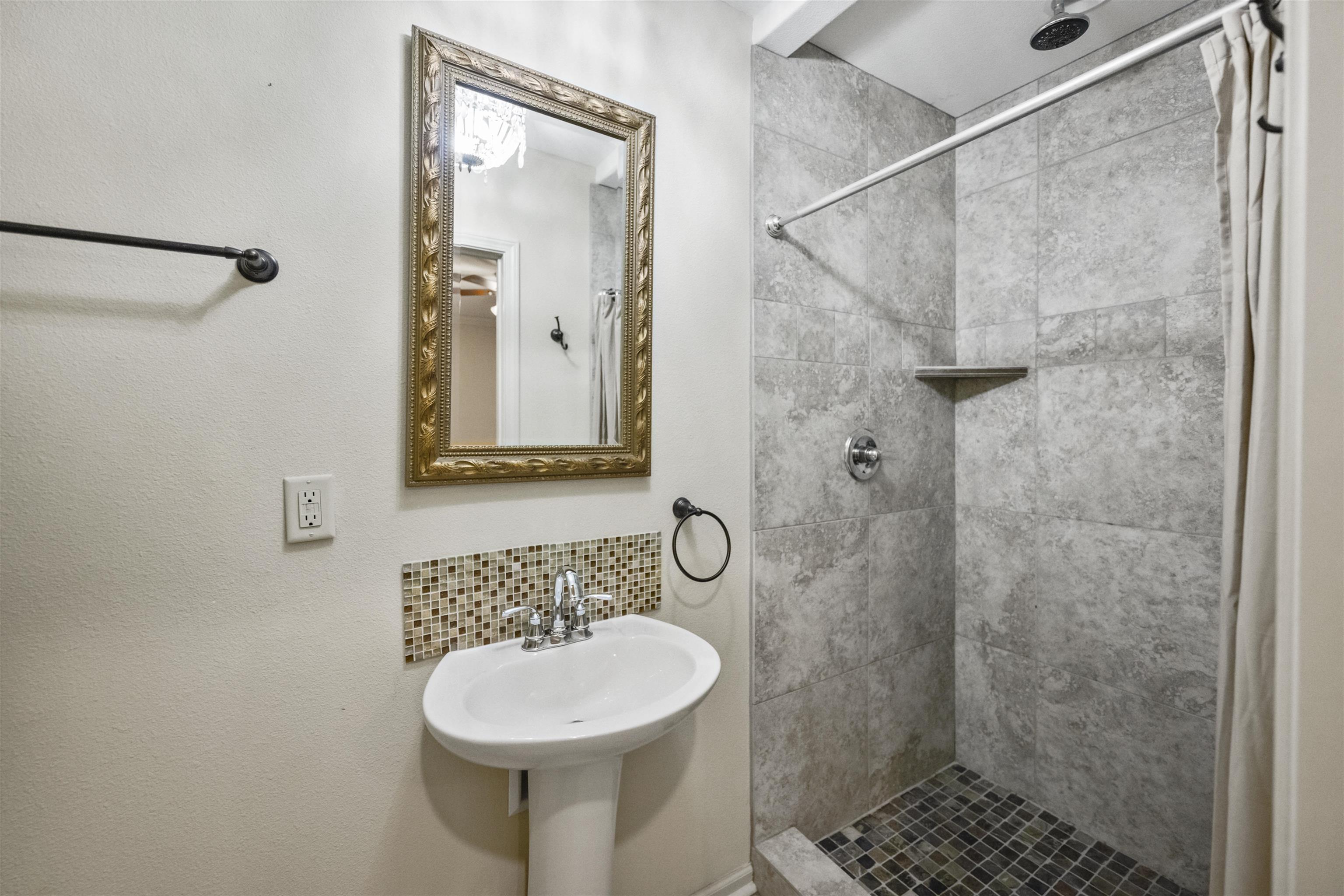 Lake Hamilton Shores - Residential