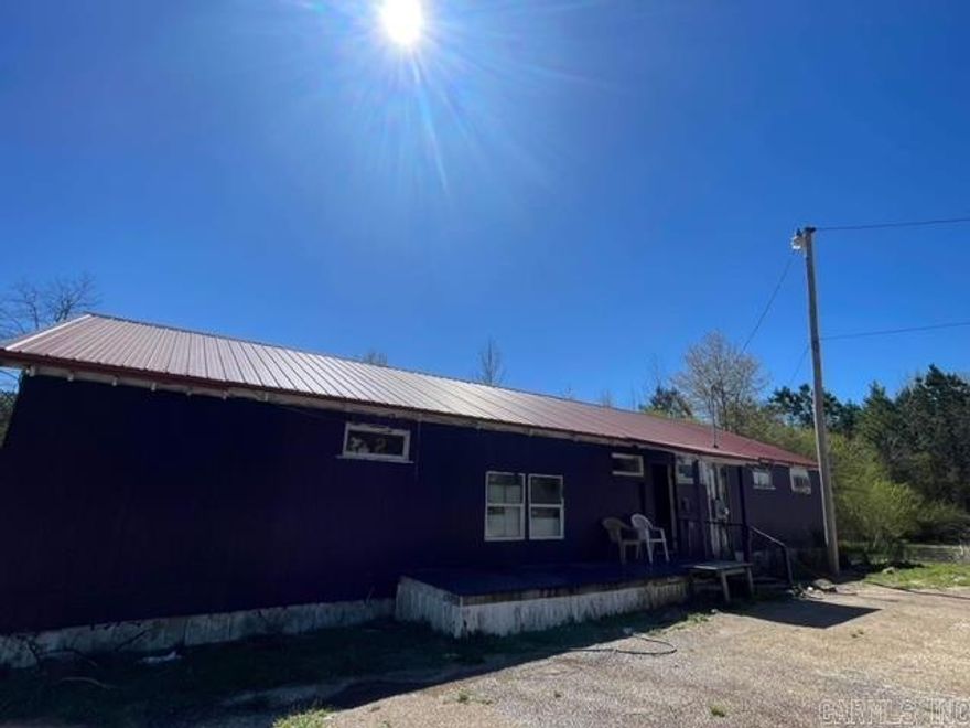4 bed home featuring 1 full and 2 half bath and almost an acre in Jessieville School District. Excellent for a large family. Single family or duplex. Great opportunity for Commercial use. Schedule a showing before it's gone! Being sold AS IS.