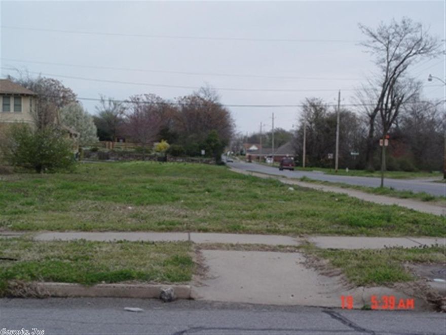 Corner residential lot located within the Capitol Zoning District. All building must be approved by them. This is Zone N see mls docs for details.