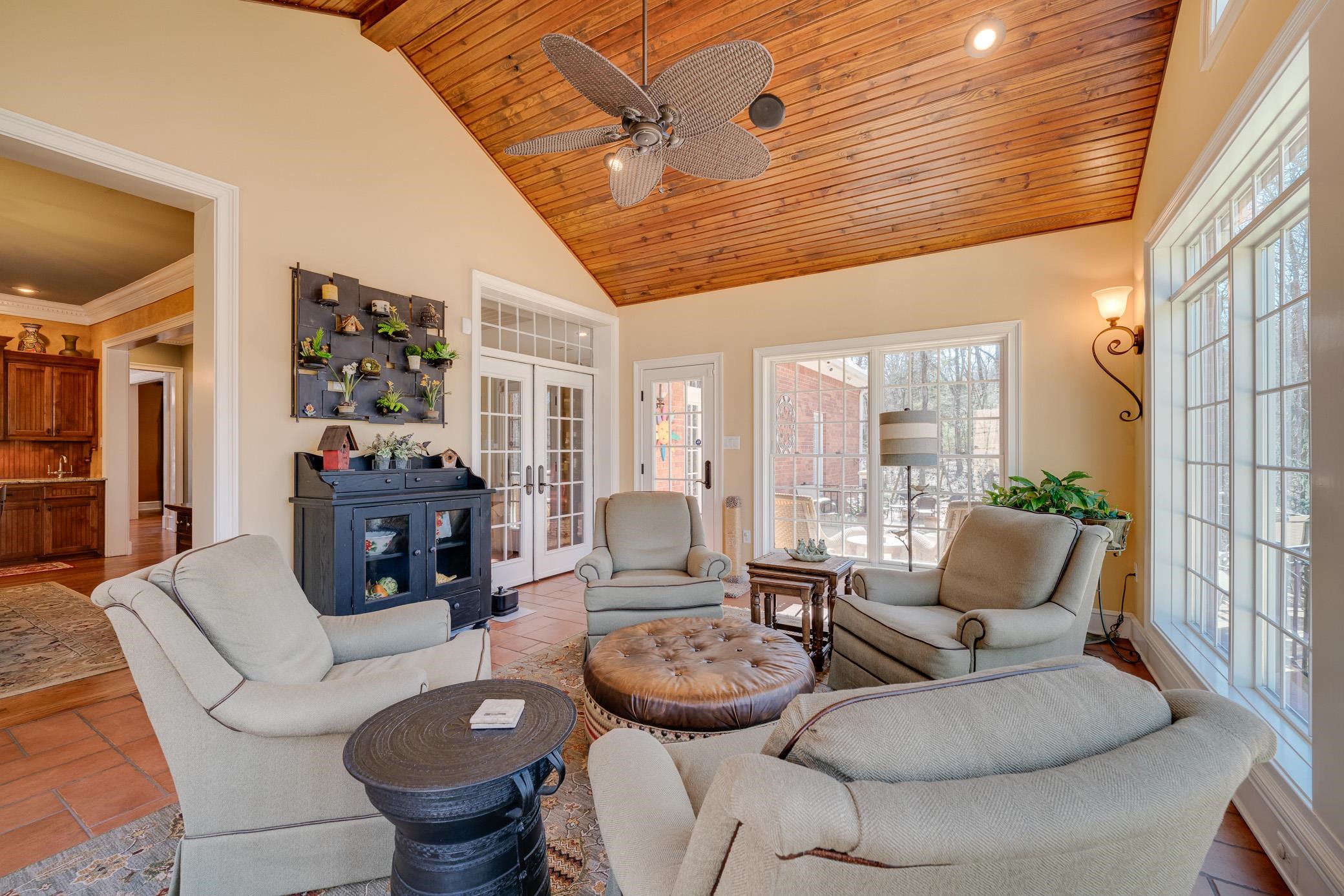 PIPPINPOST - Residential