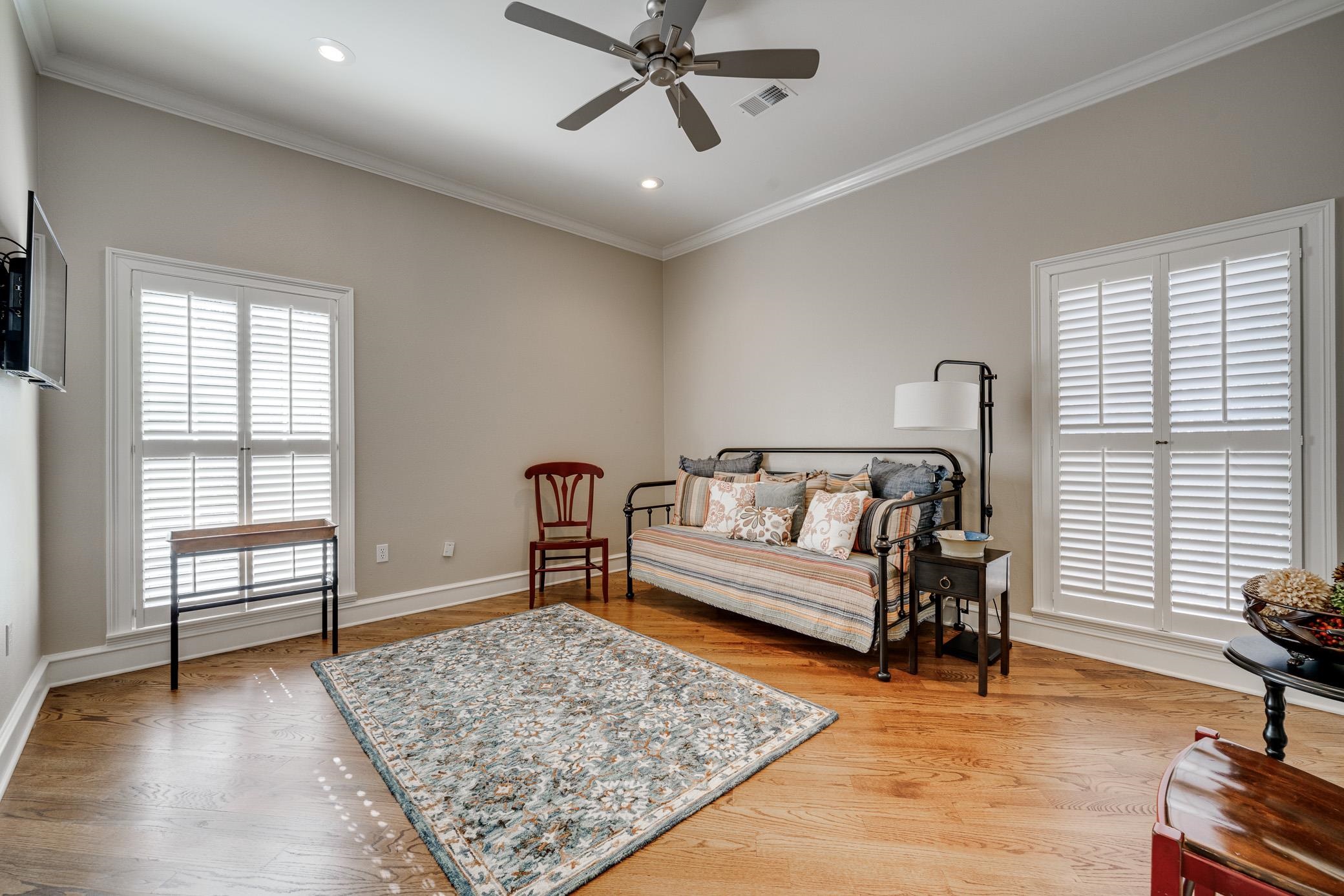 PIPPINPOST - Residential