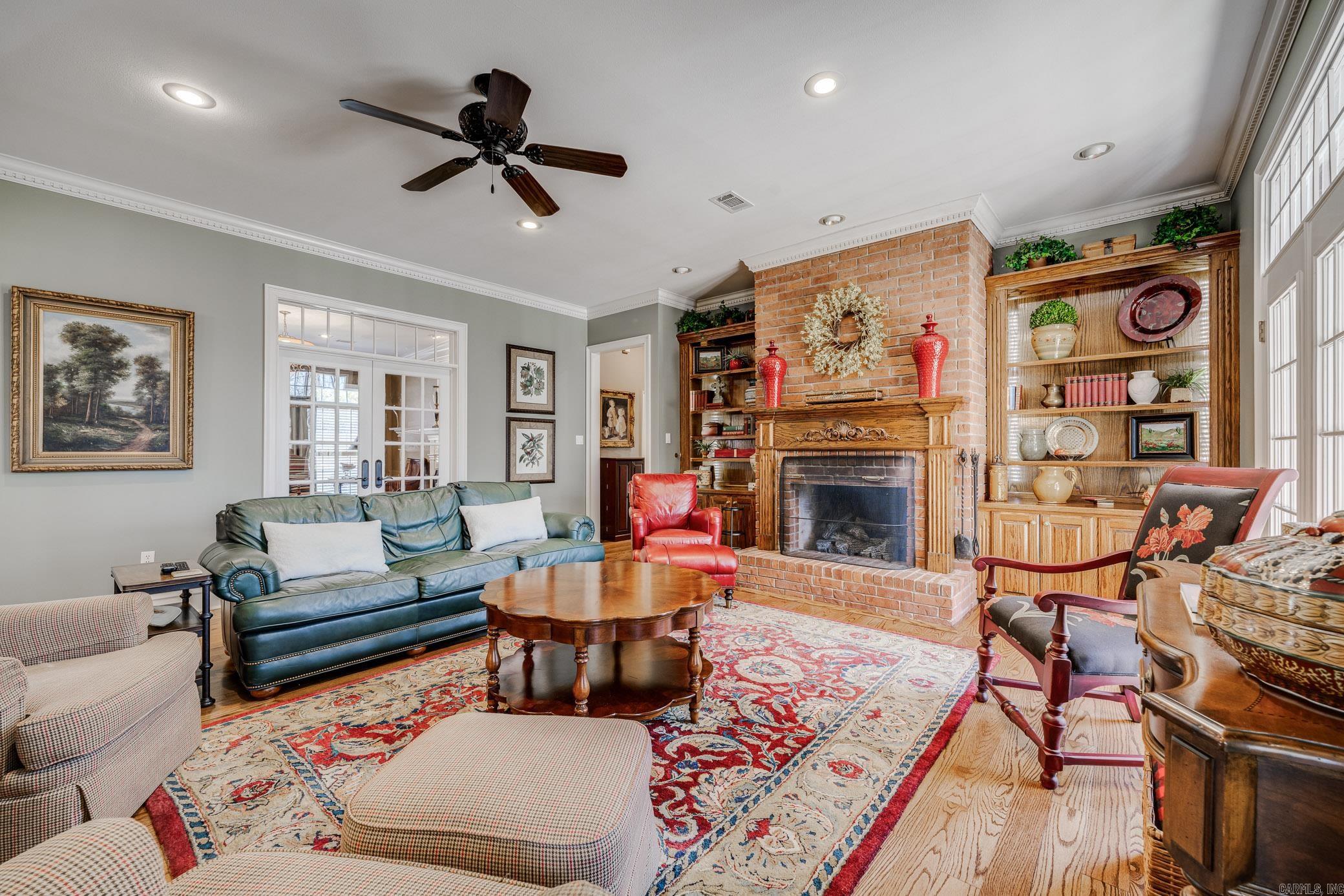 PIPPINPOST - Residential