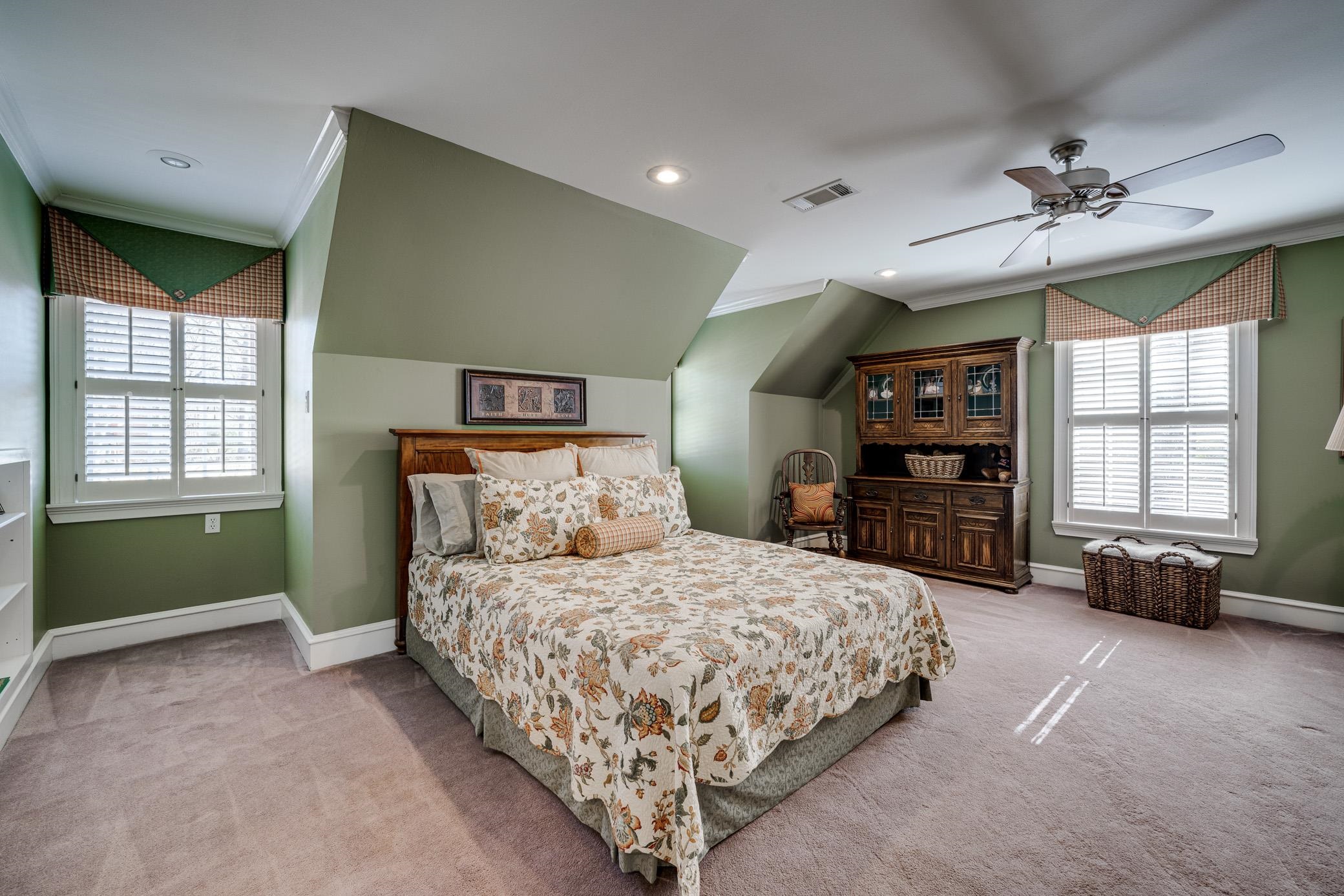 PIPPINPOST - Residential