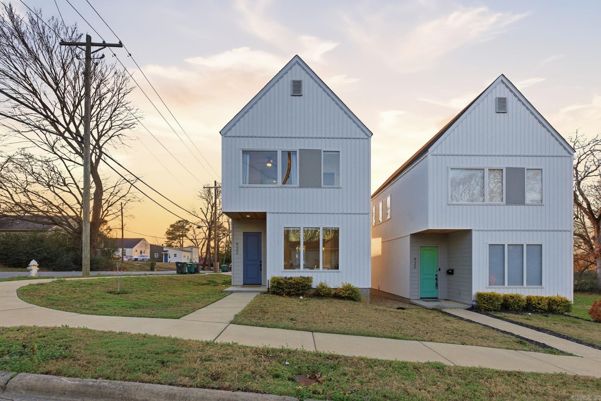 COTTAGES ON PARK II - Residential