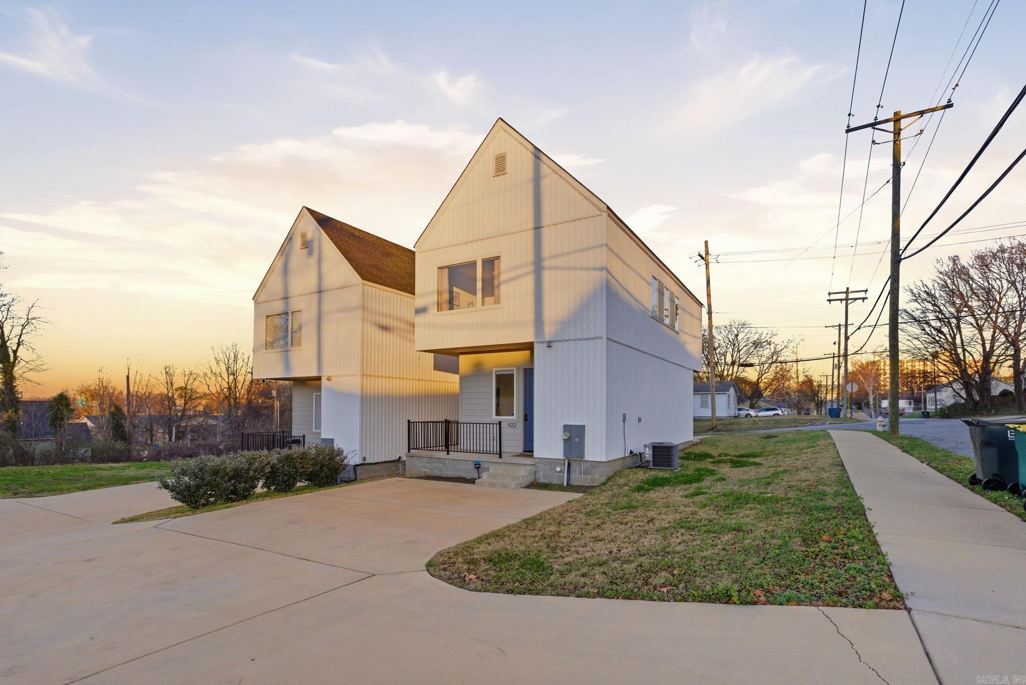 COTTAGES ON PARK II - Residential