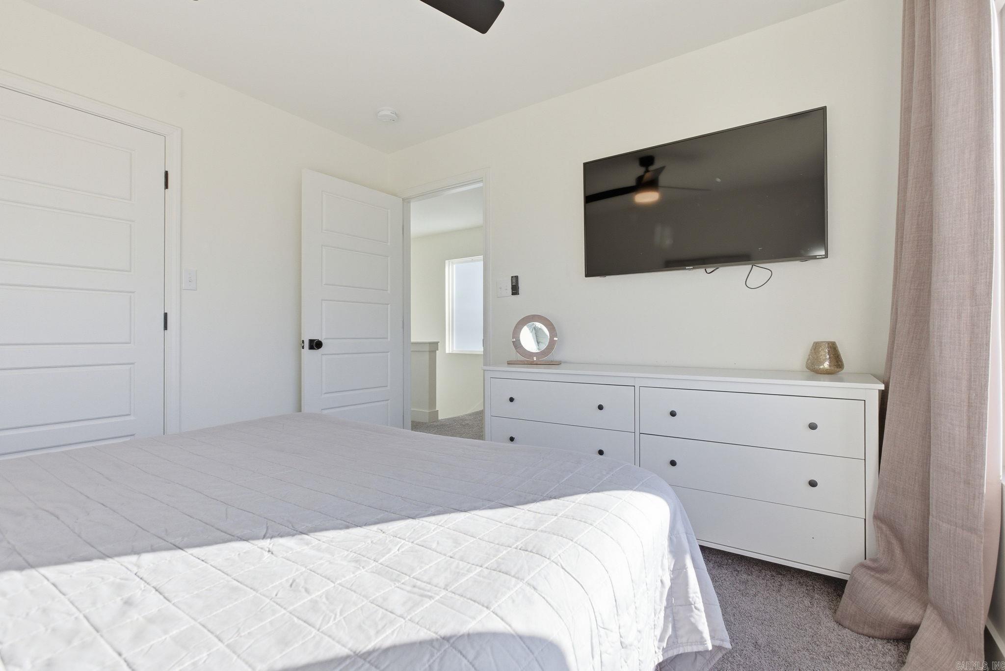 COTTAGES ON PARK II - Residential