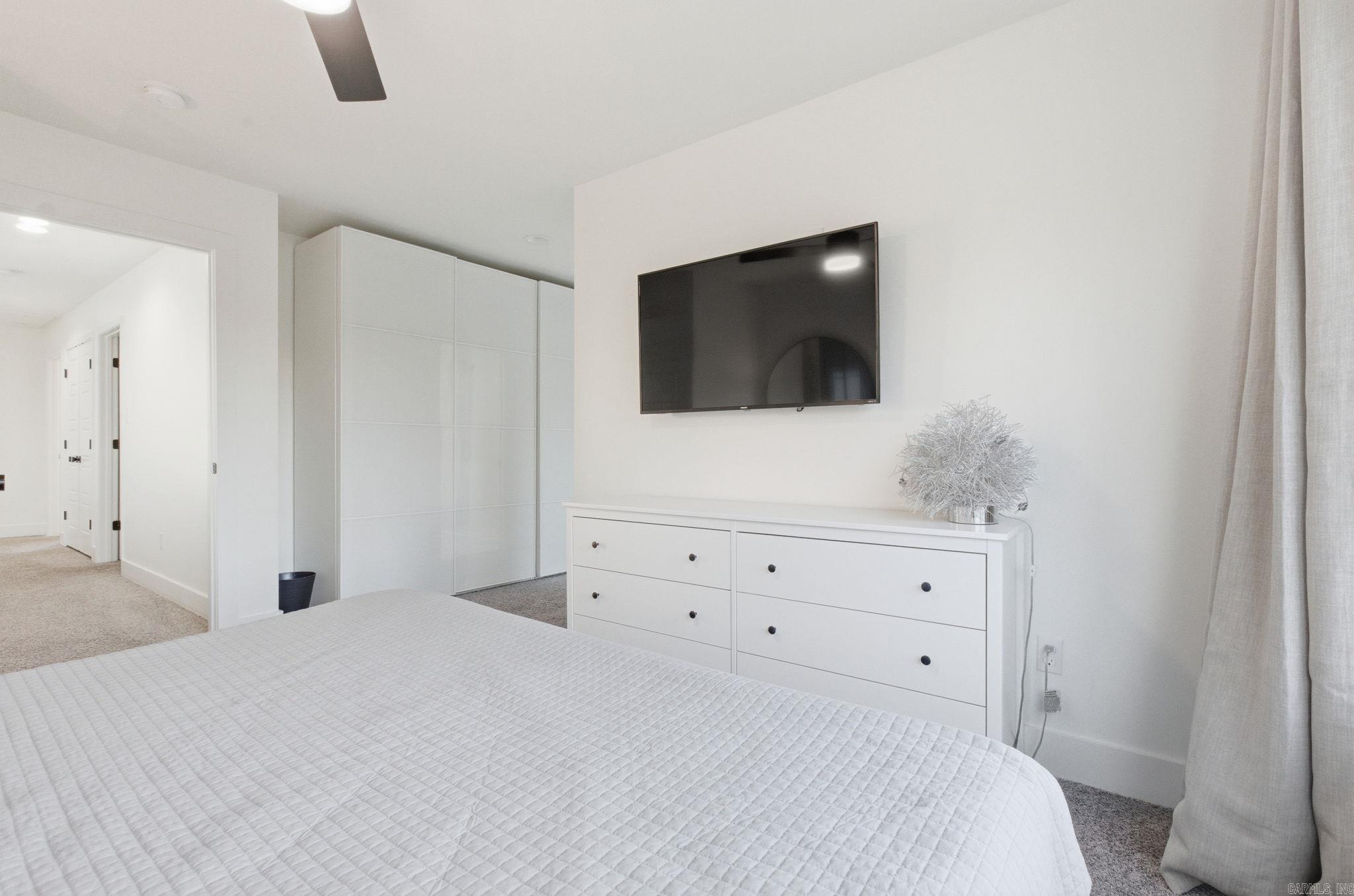 COTTAGES ON PARK II - Residential