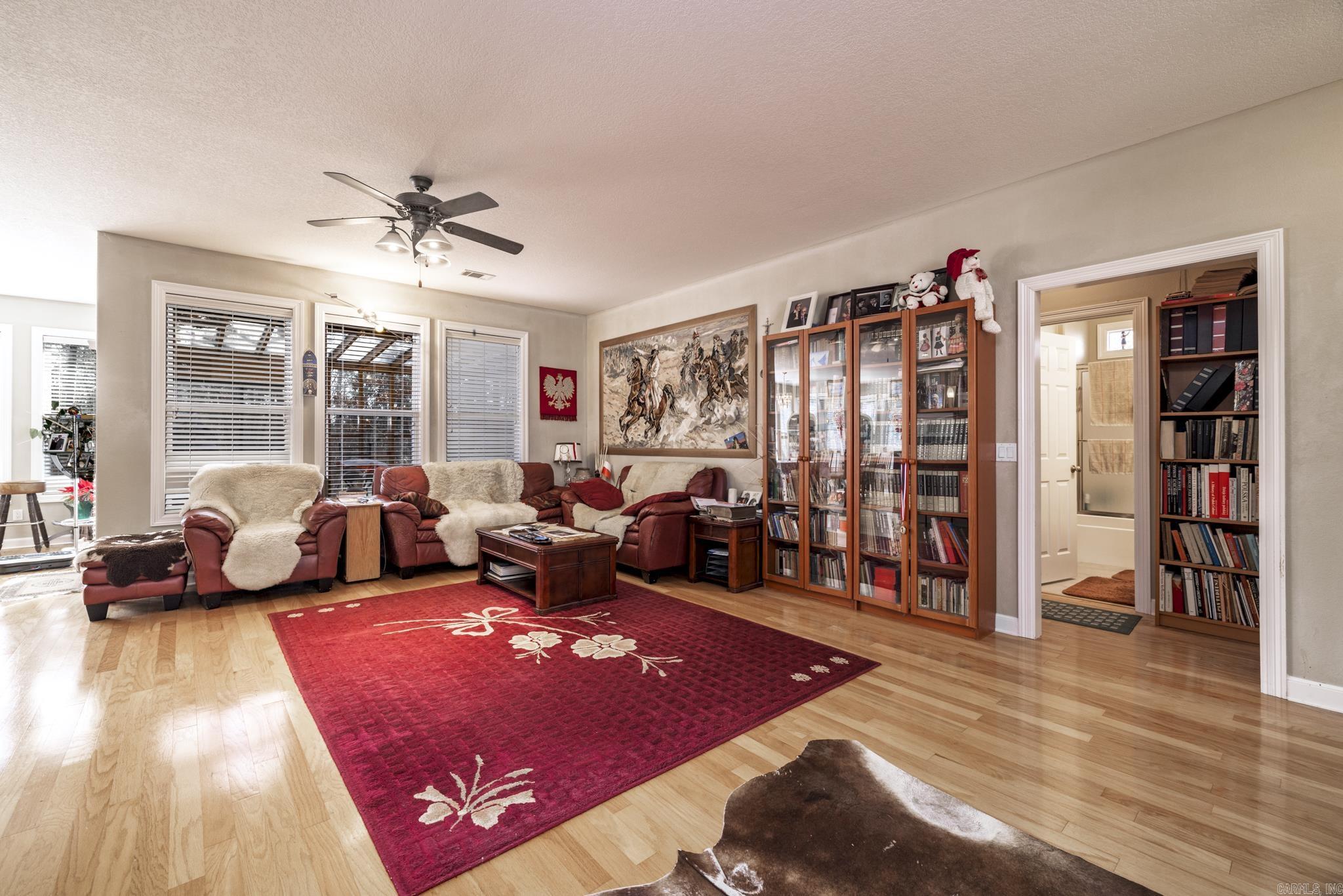 SALDANA - Residential