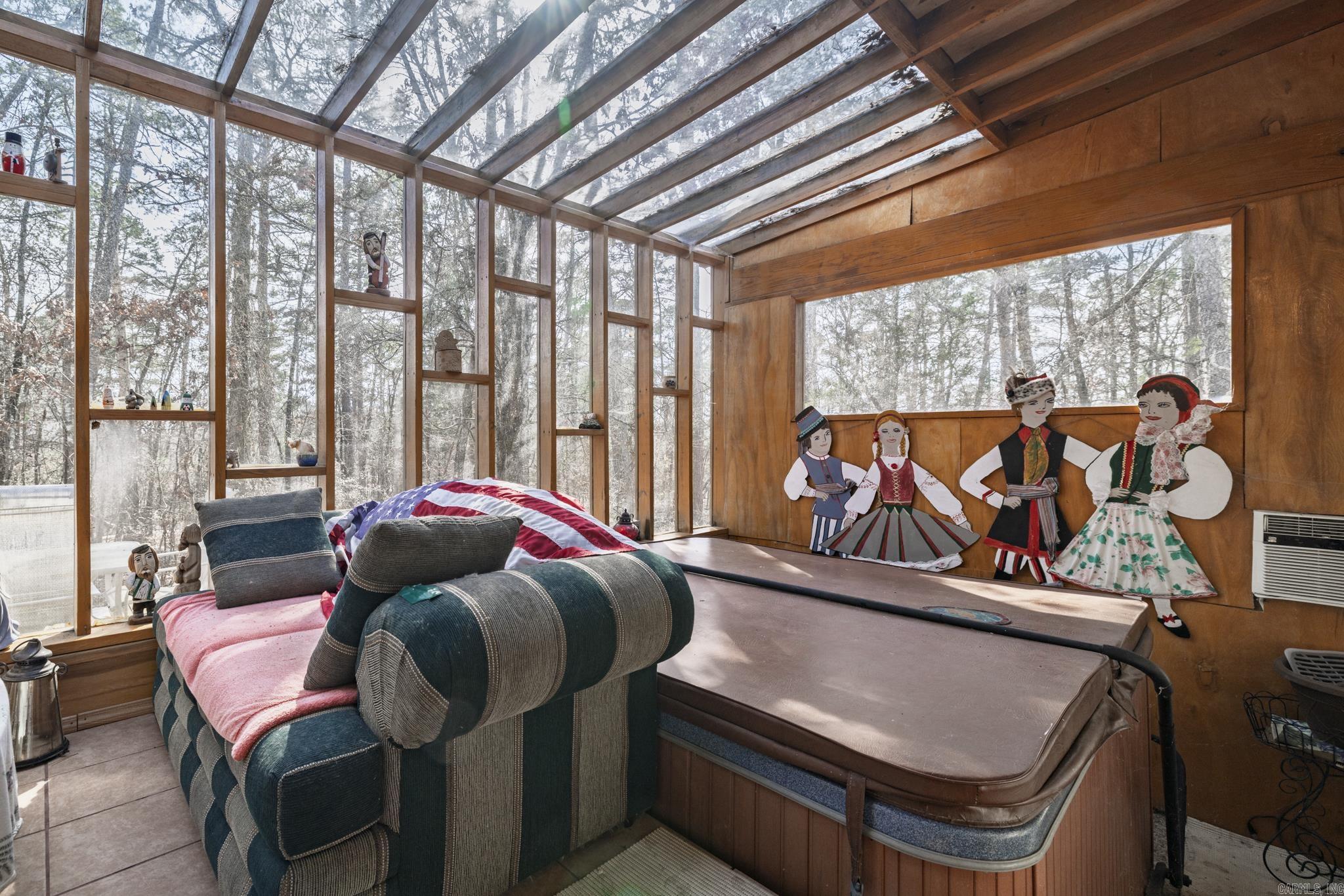 SALDANA - Residential