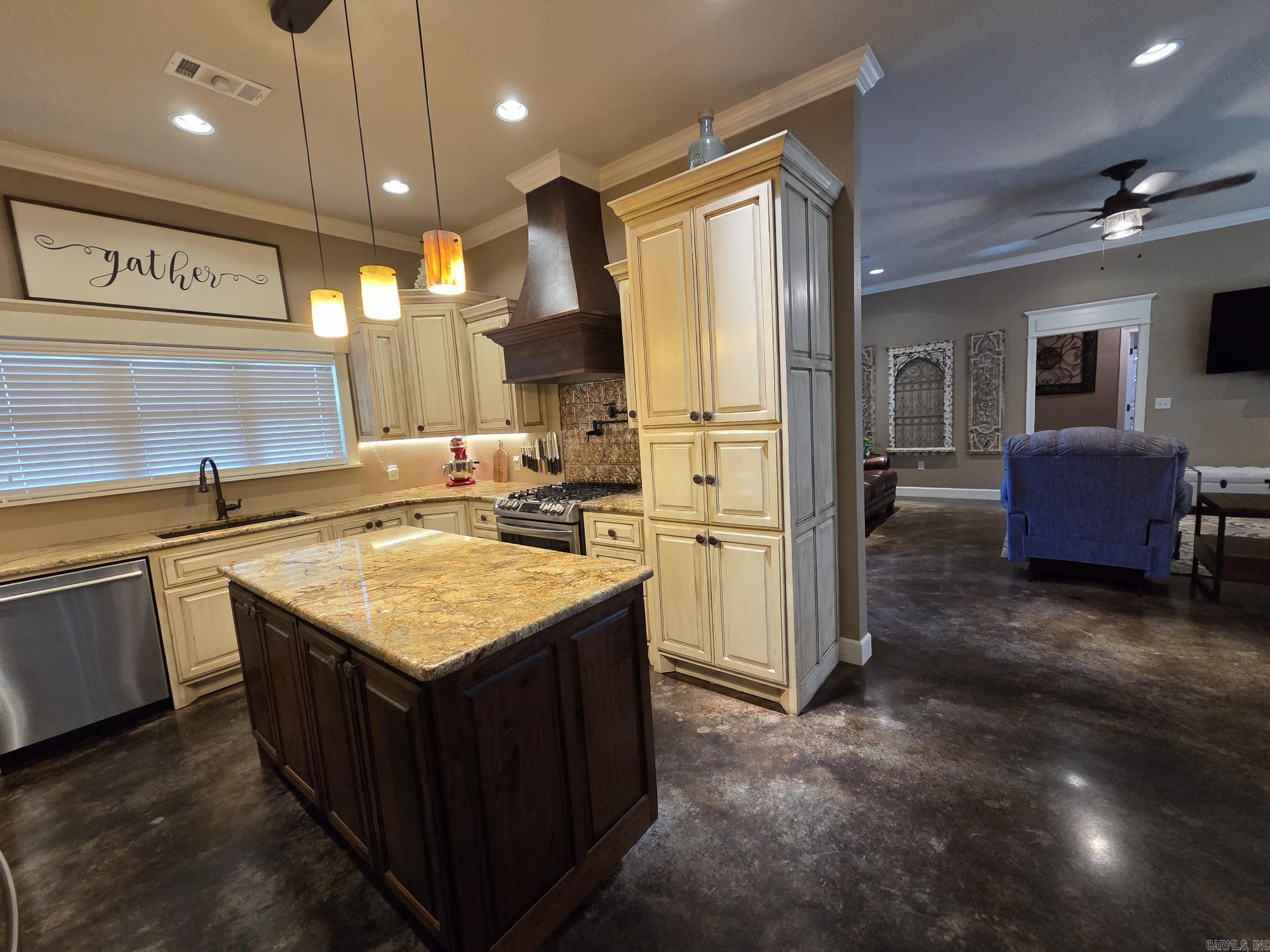 DIAMOND KEY ESTATES - Residential