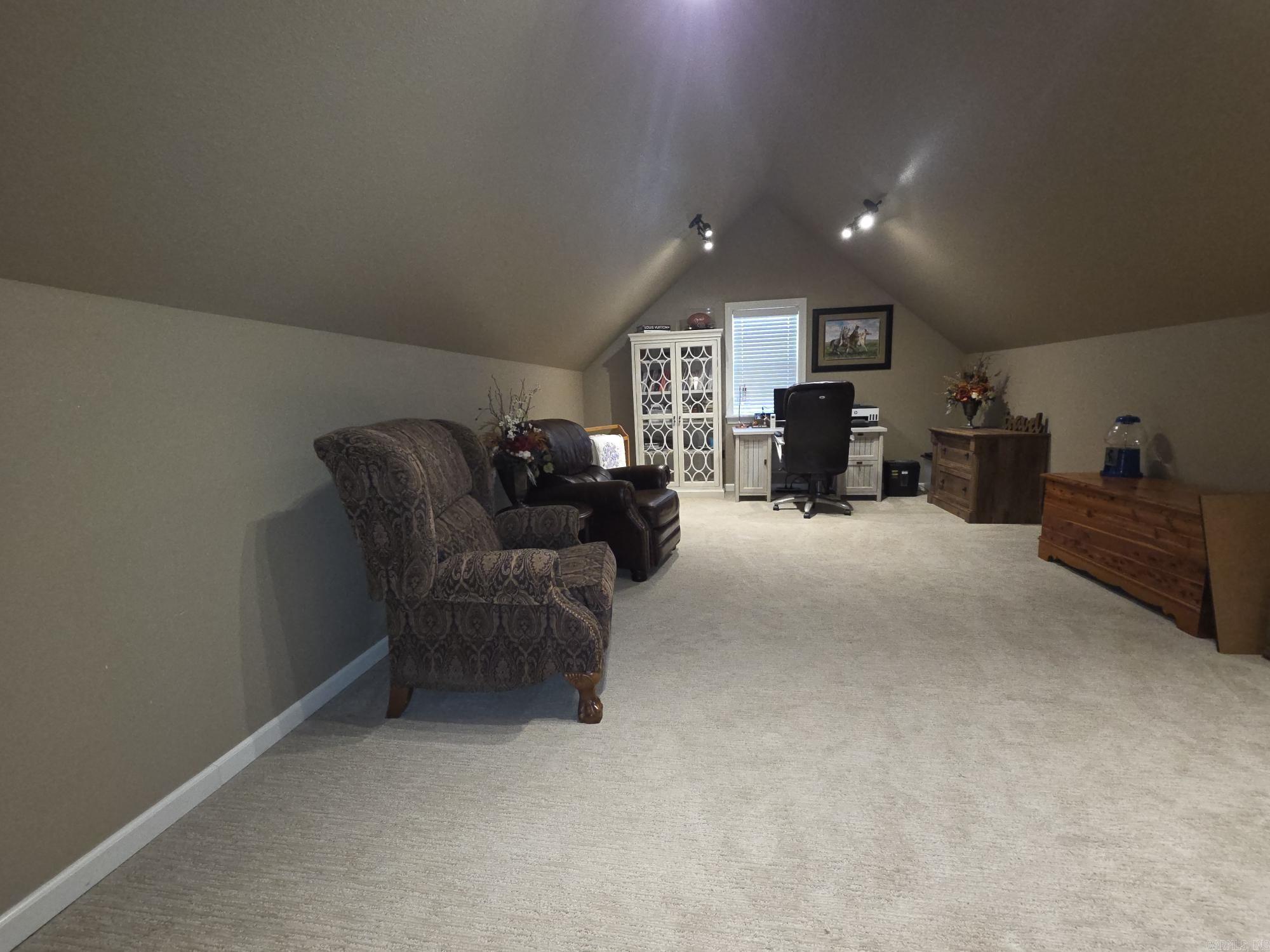 DIAMOND KEY ESTATES - Residential