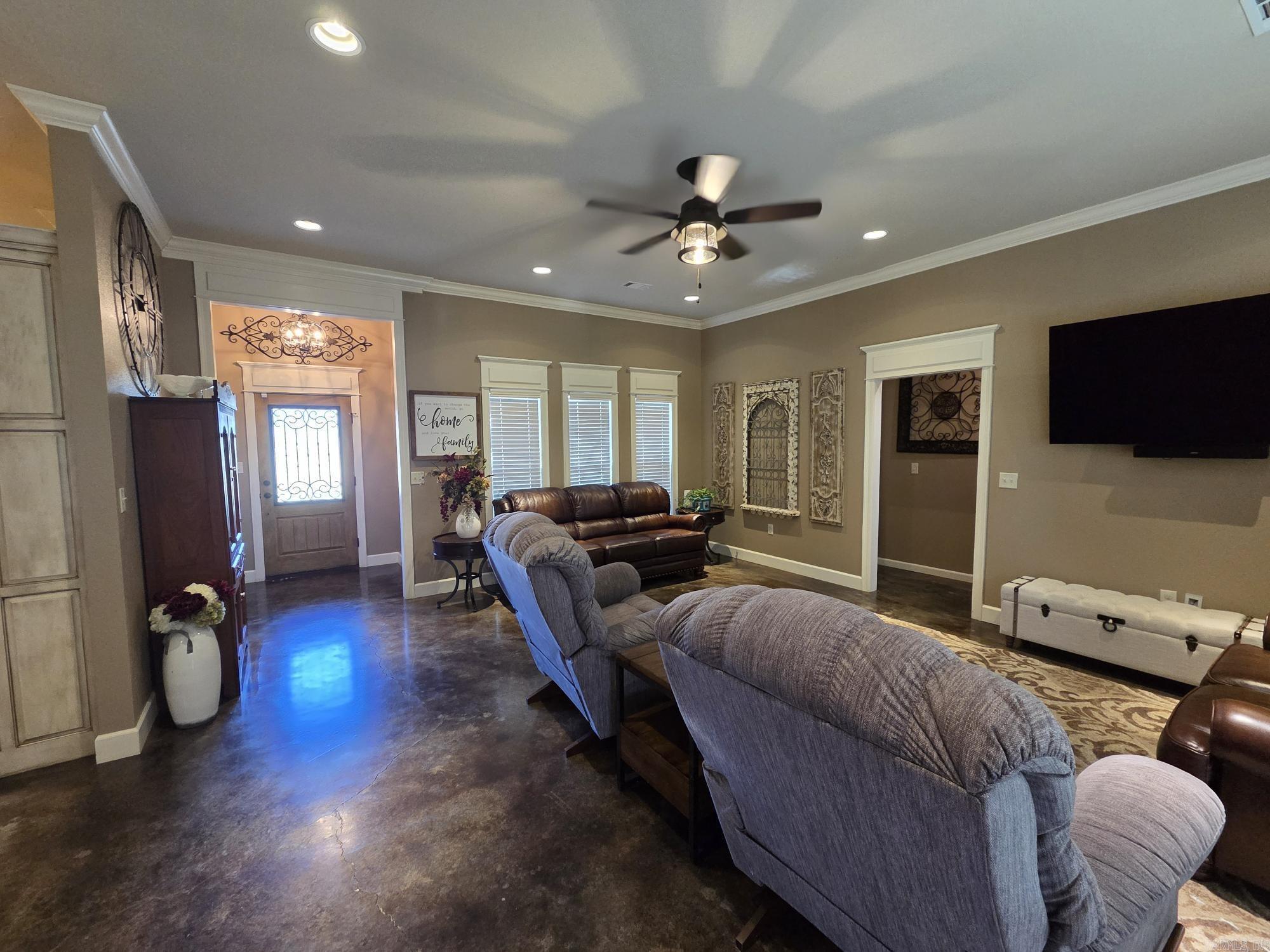 DIAMOND KEY ESTATES - Residential