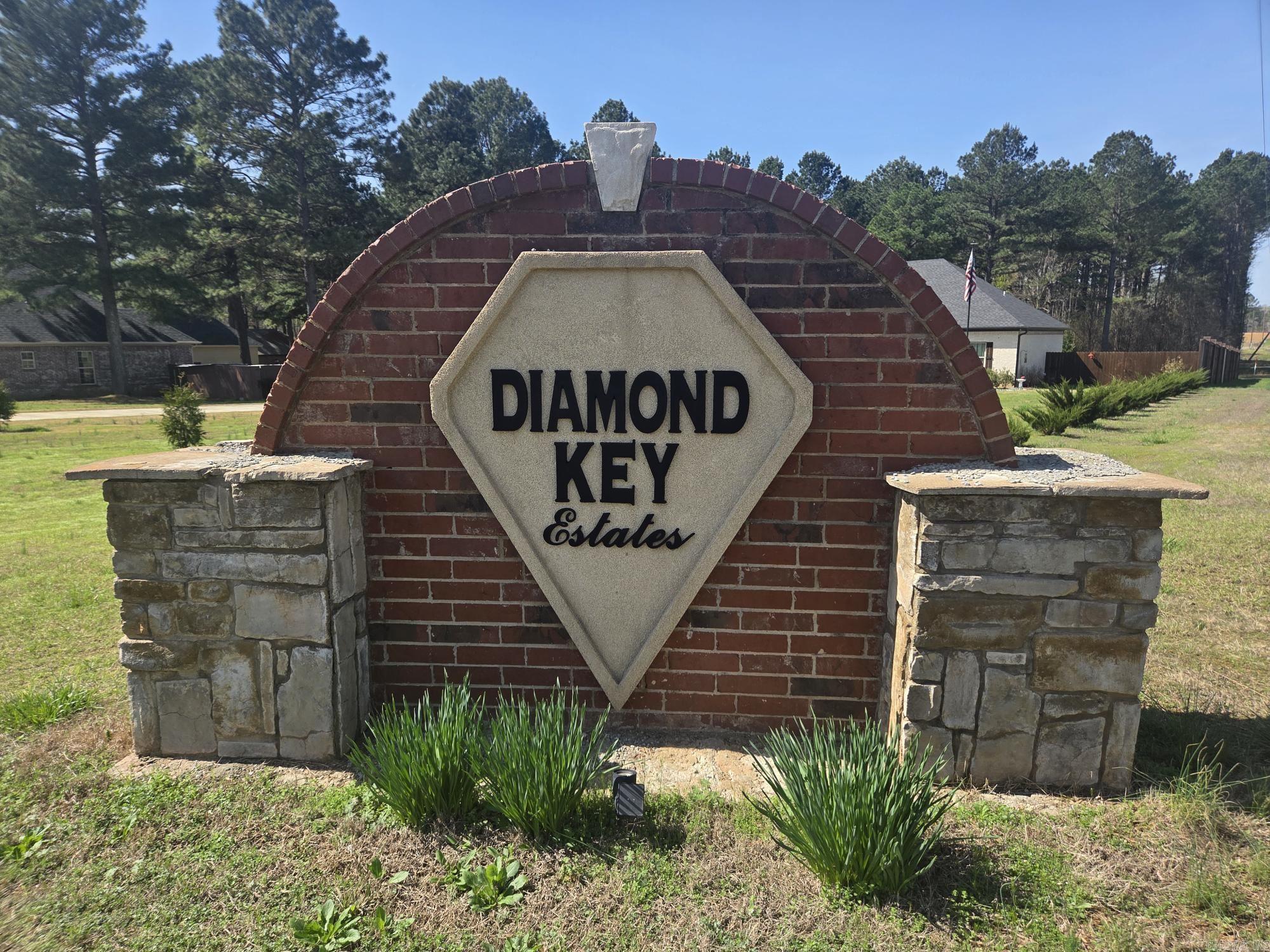 DIAMOND KEY ESTATES - Residential