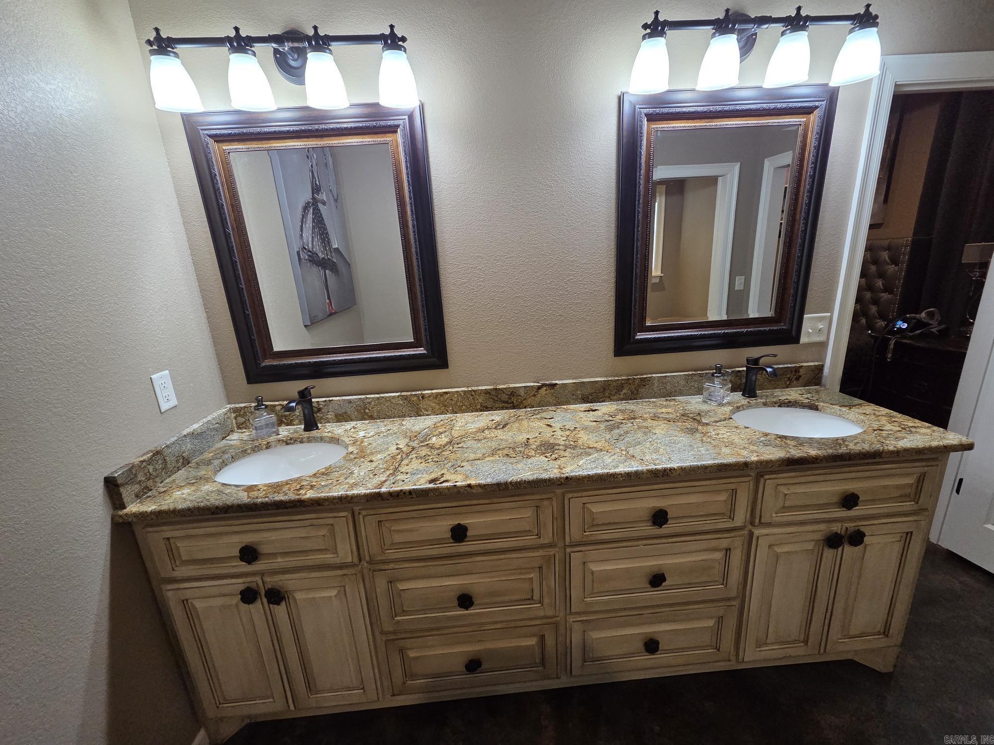 DIAMOND KEY ESTATES - Residential