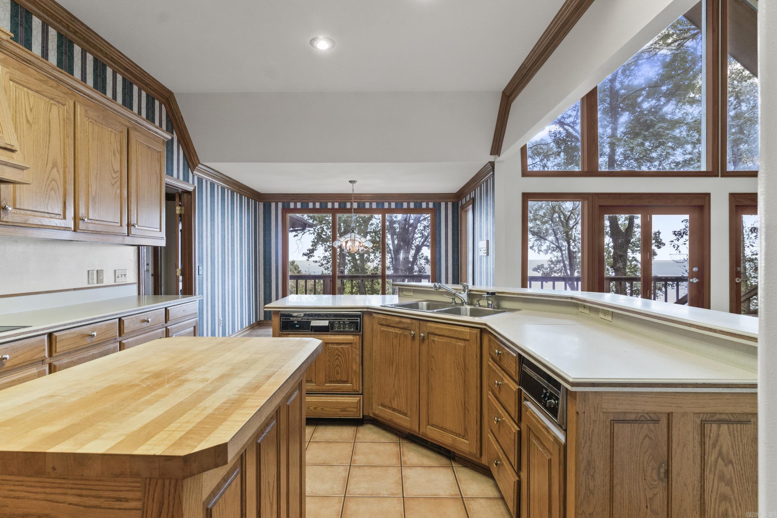 DIAMOND BLUFF ESTATES EAST - Residential