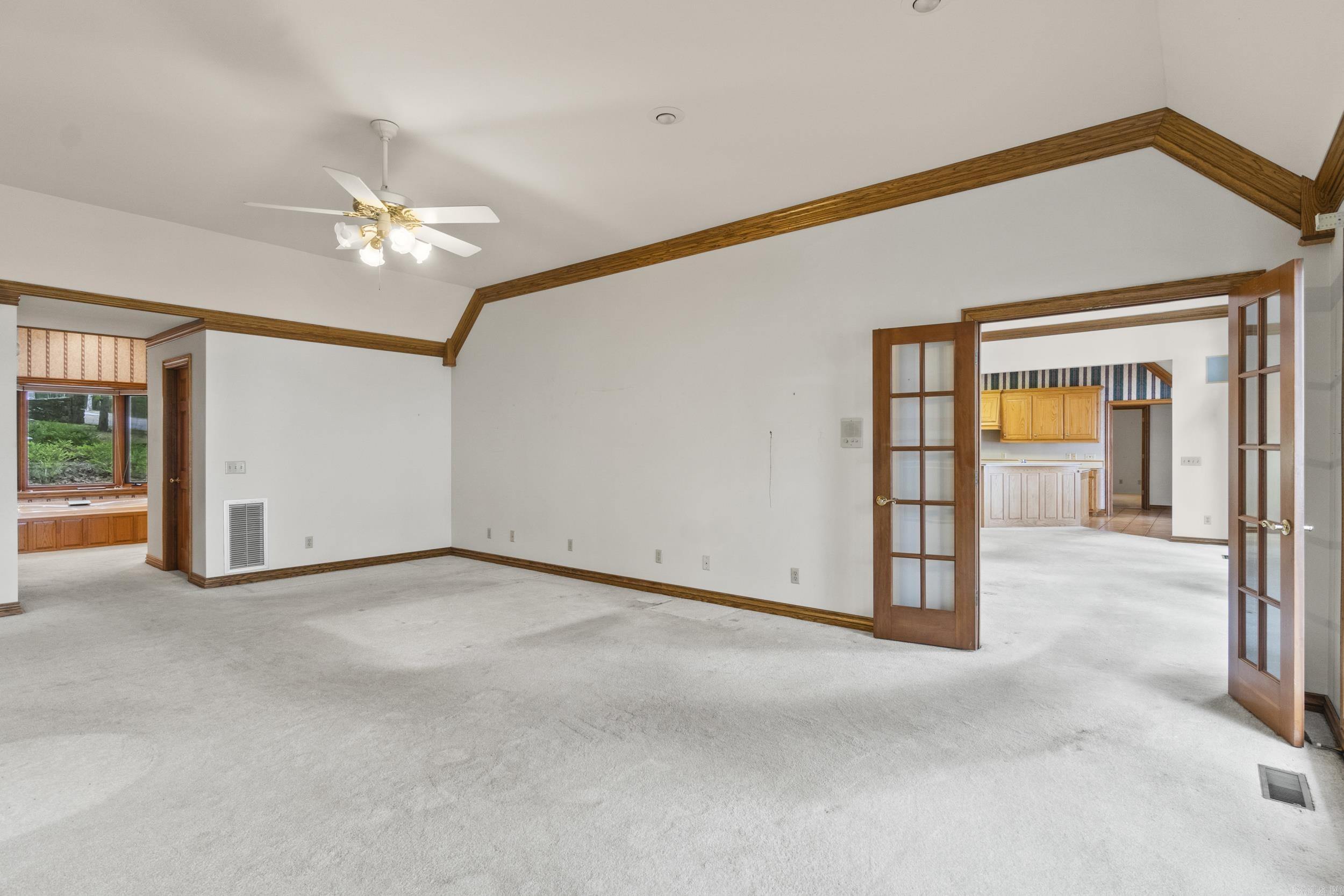 DIAMOND BLUFF ESTATES EAST - Residential