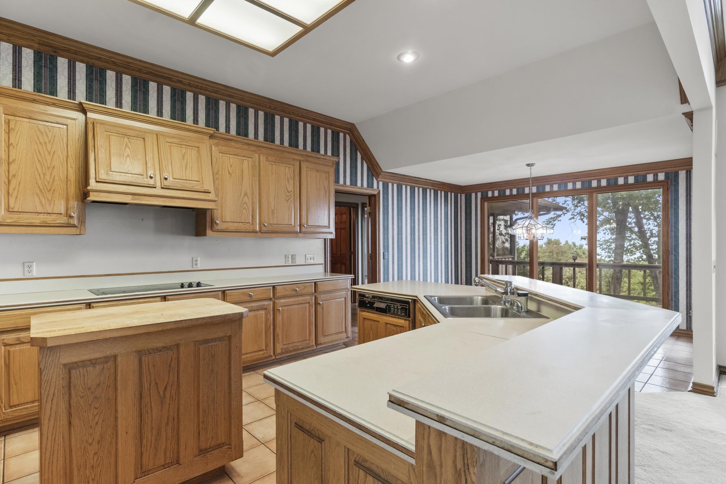 DIAMOND BLUFF ESTATES EAST - Residential