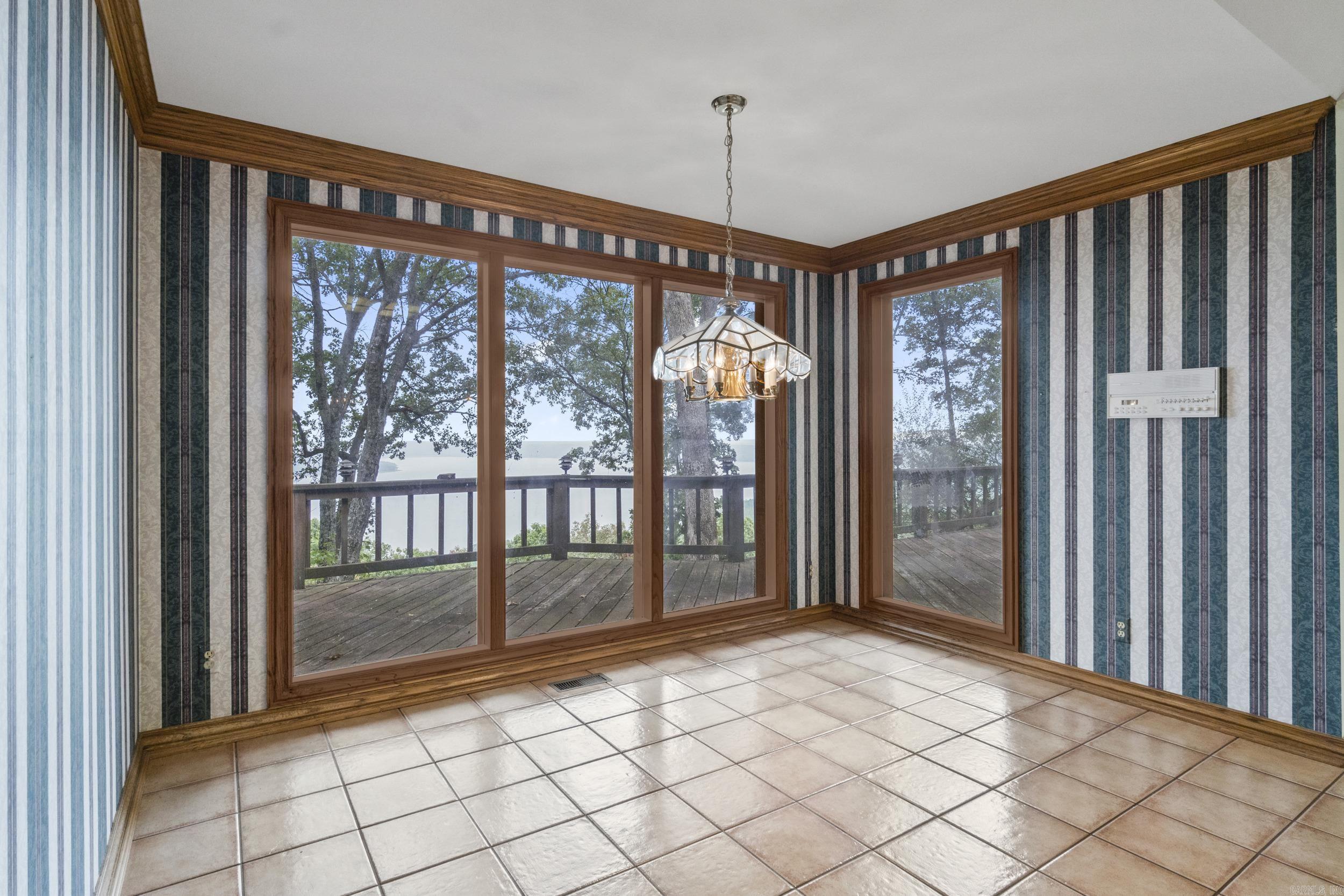 DIAMOND BLUFF ESTATES EAST - Residential