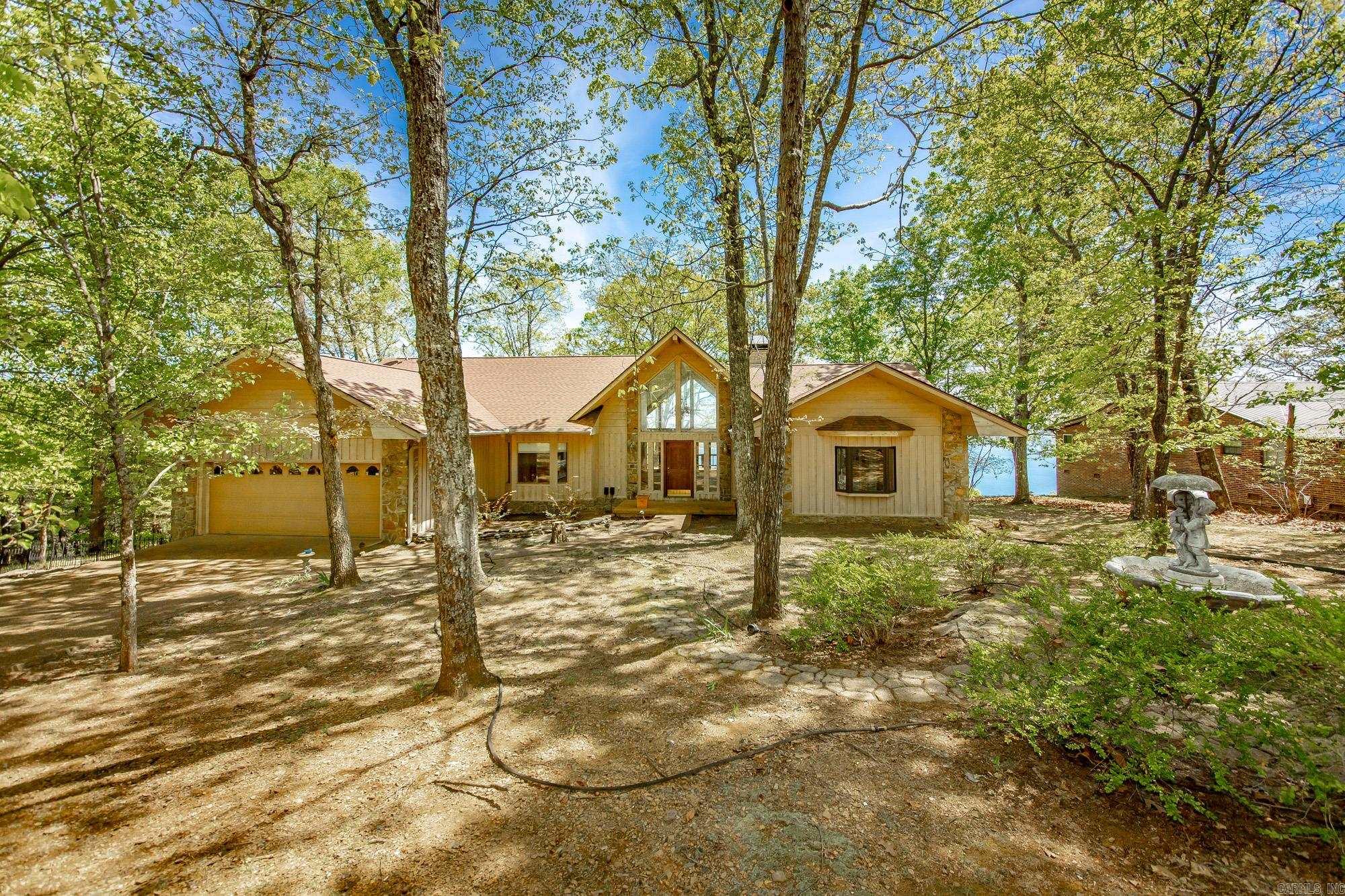 DIAMOND BLUFF ESTATES EAST - Residential