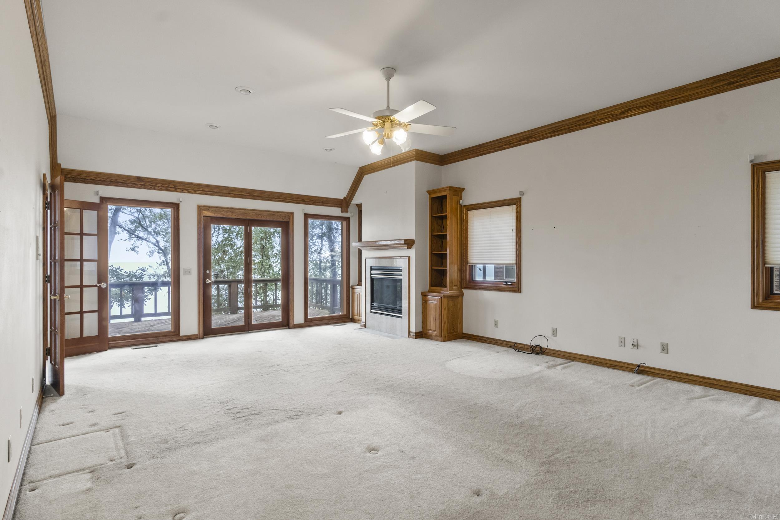 DIAMOND BLUFF ESTATES EAST - Residential